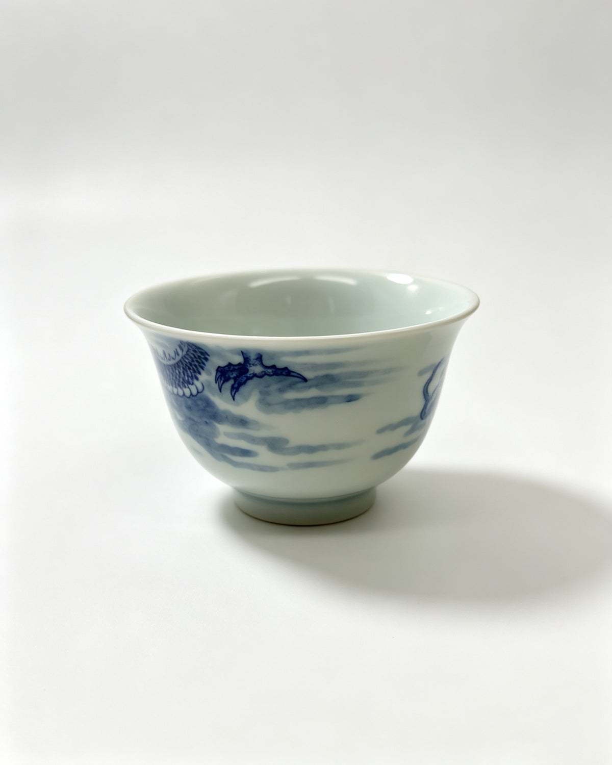 Hidden Dragon Blue and White Tea Tasting Cup        110ml   -Jingdezhen porcelain