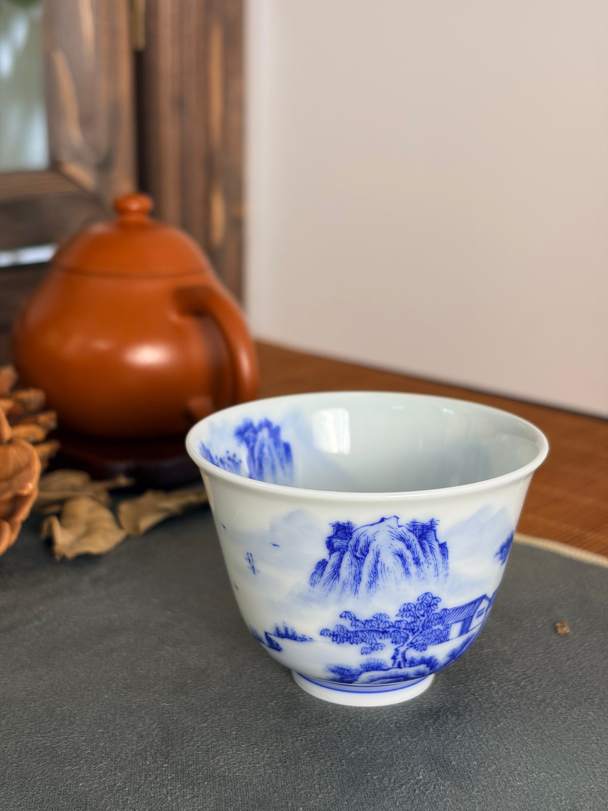 Mountain Dwelling Landscape       70ml   -Jingdezhen porcelain
