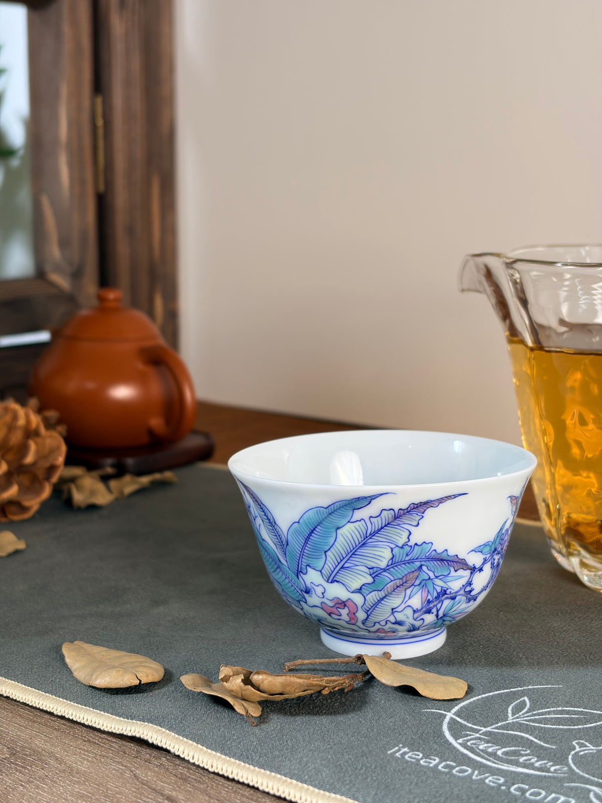 Doucai "Banana Leaf, Butterfly Lingzhi Teacup       110ml   -Jingdezhen porcelain