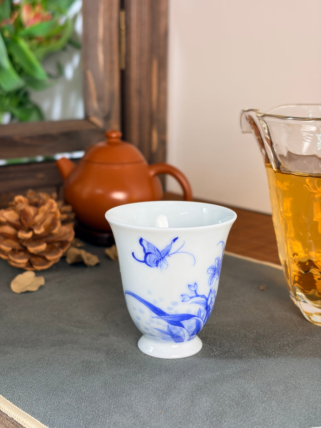 Blue and White Butterfly & Daylily       60ml   -Jingdezhen porcelain