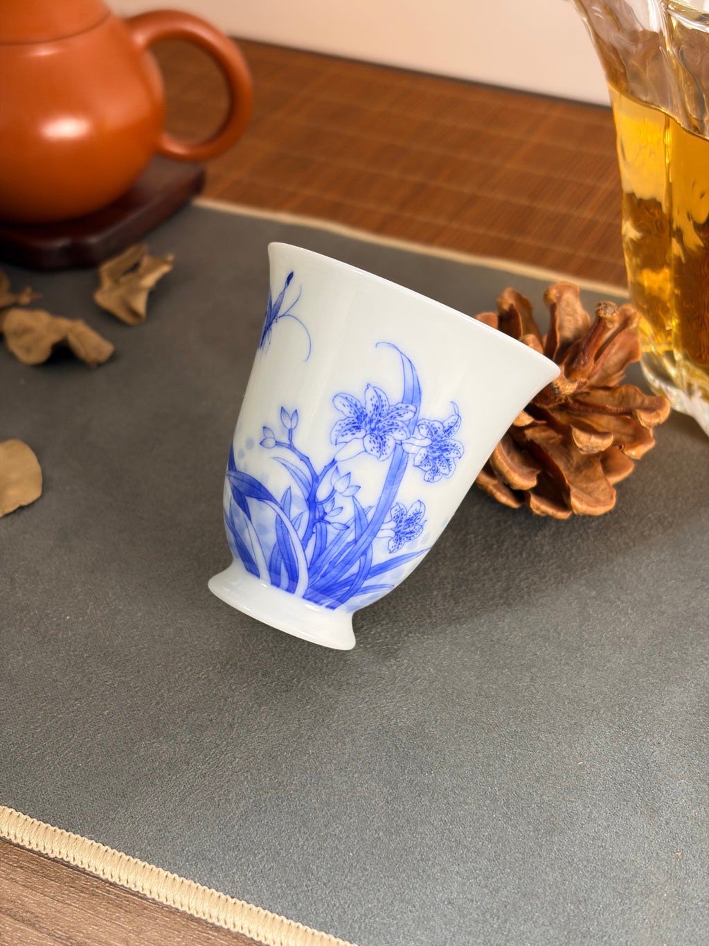 Blue and White Butterfly & Daylily       60ml   -Jingdezhen porcelain