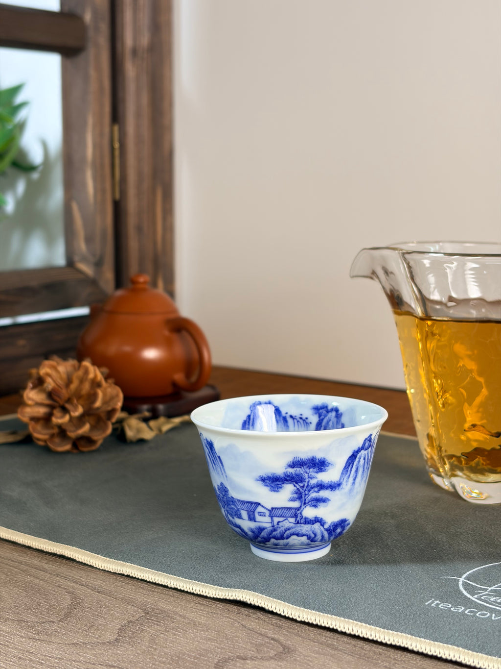 Mountain Dwelling Landscape       70ml   -Jingdezhen porcelain