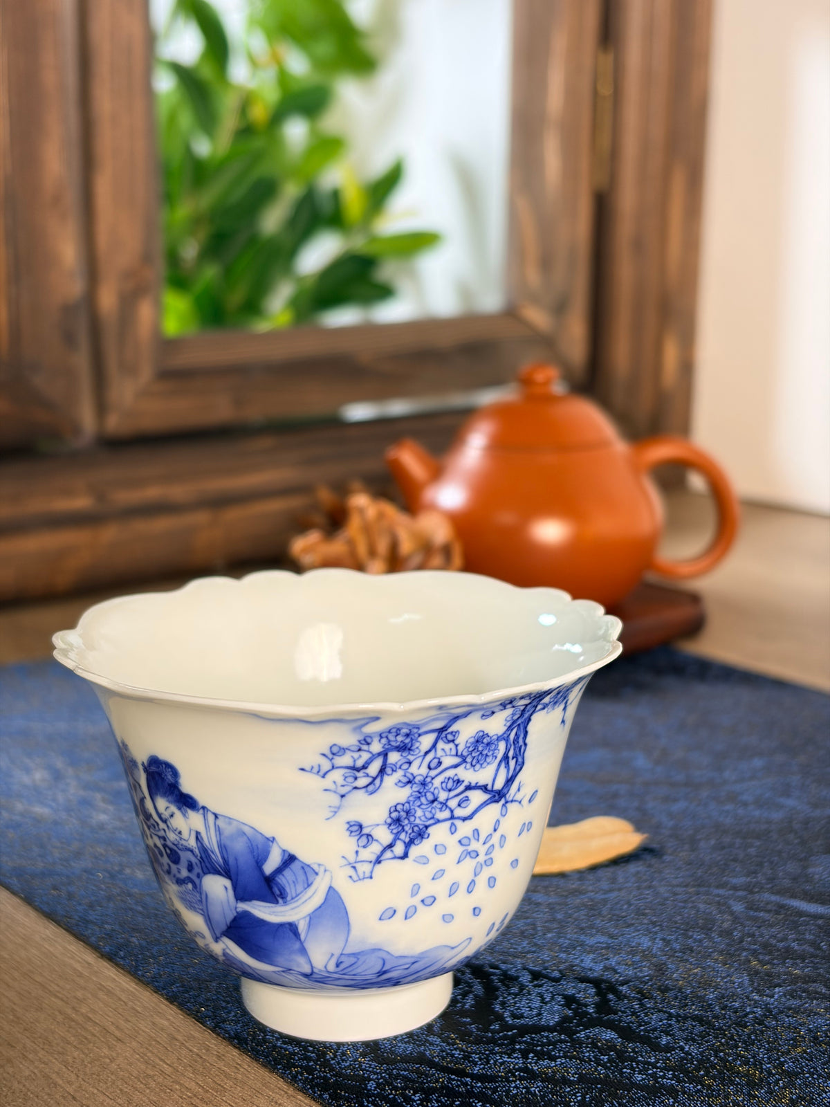 Hand-painted Blue White Beauty Floral Rim Tasting Teacup       130ml   -Jingdezhen porcelain