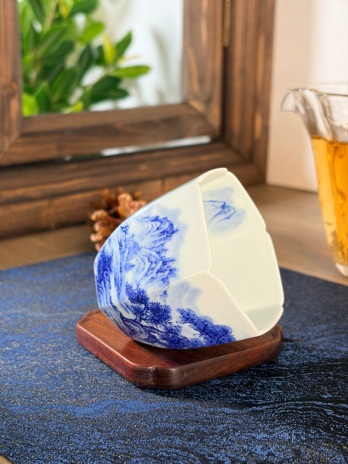 Hexagonal Floral Rim Master Teacup       100ml   -Jingdezhen porcelain