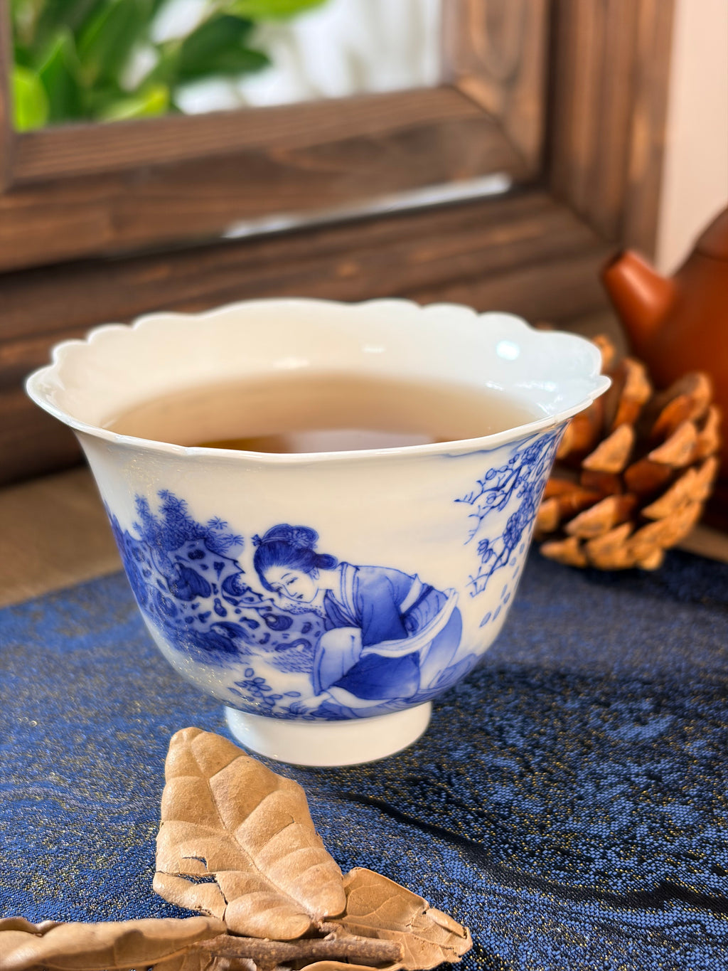 Hand-painted Blue White Beauty Floral Rim Tasting Teacup       130ml   -Jingdezhen porcelain