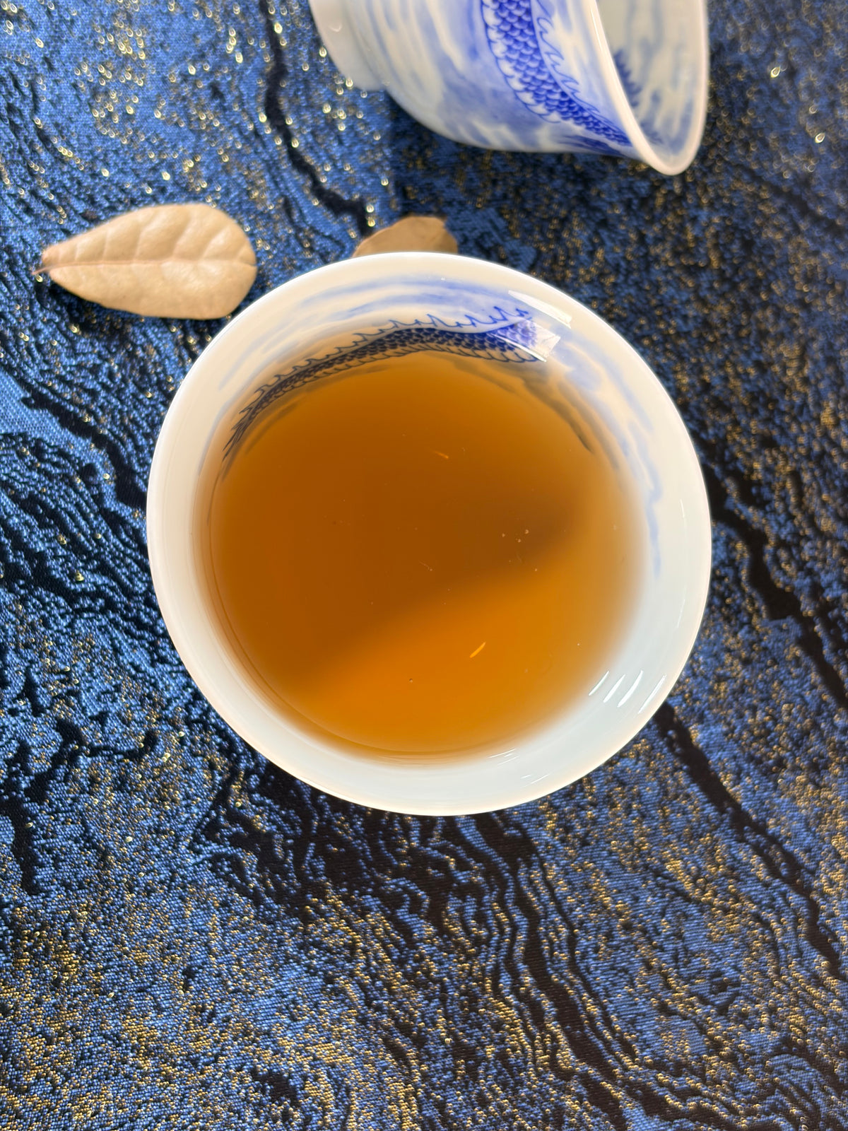 Hidden Dragon Blue and White Tea Tasting Cup        110ml   -Jingdezhen porcelain