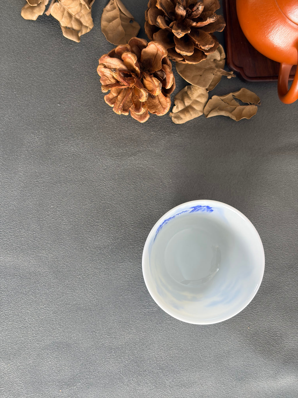 Mountain Dwelling Landscape       70ml   -Jingdezhen porcelain