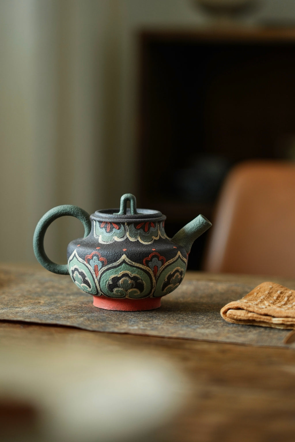 Dun Huang Tuan Hua   170cc - Yixing Zisha Purple Clay Teapot