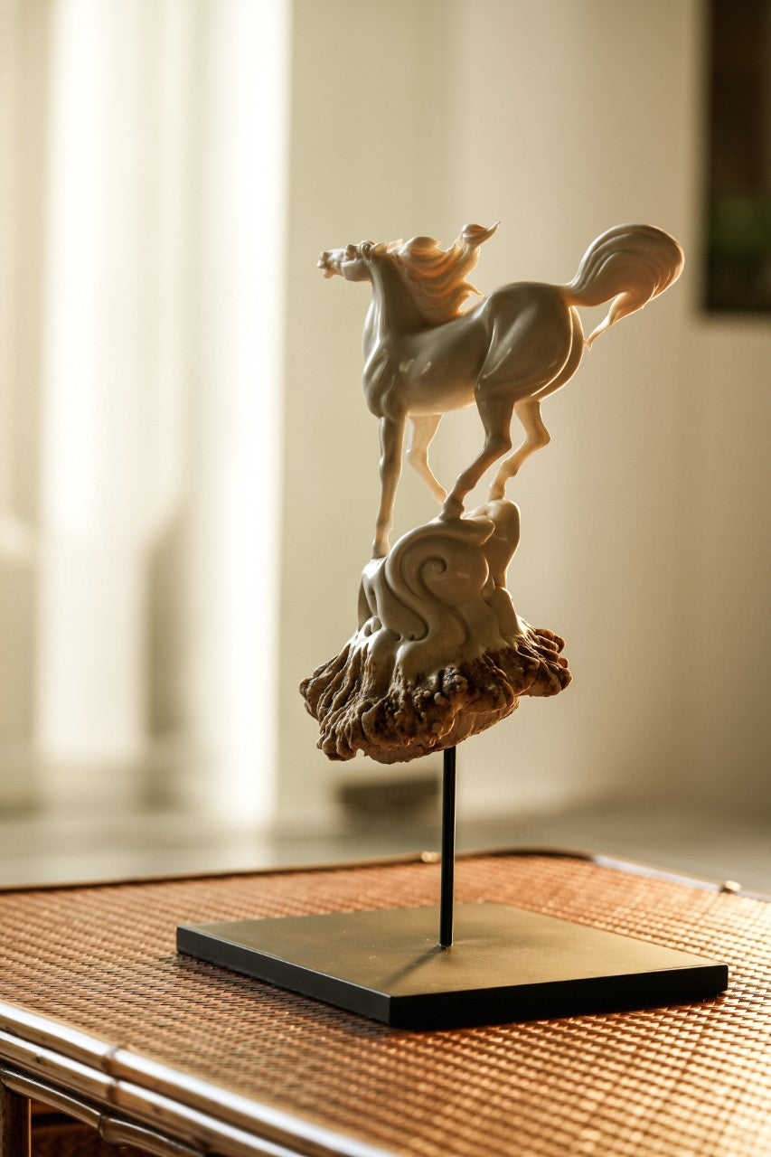 Lie Ma  - Mammoth figurine
