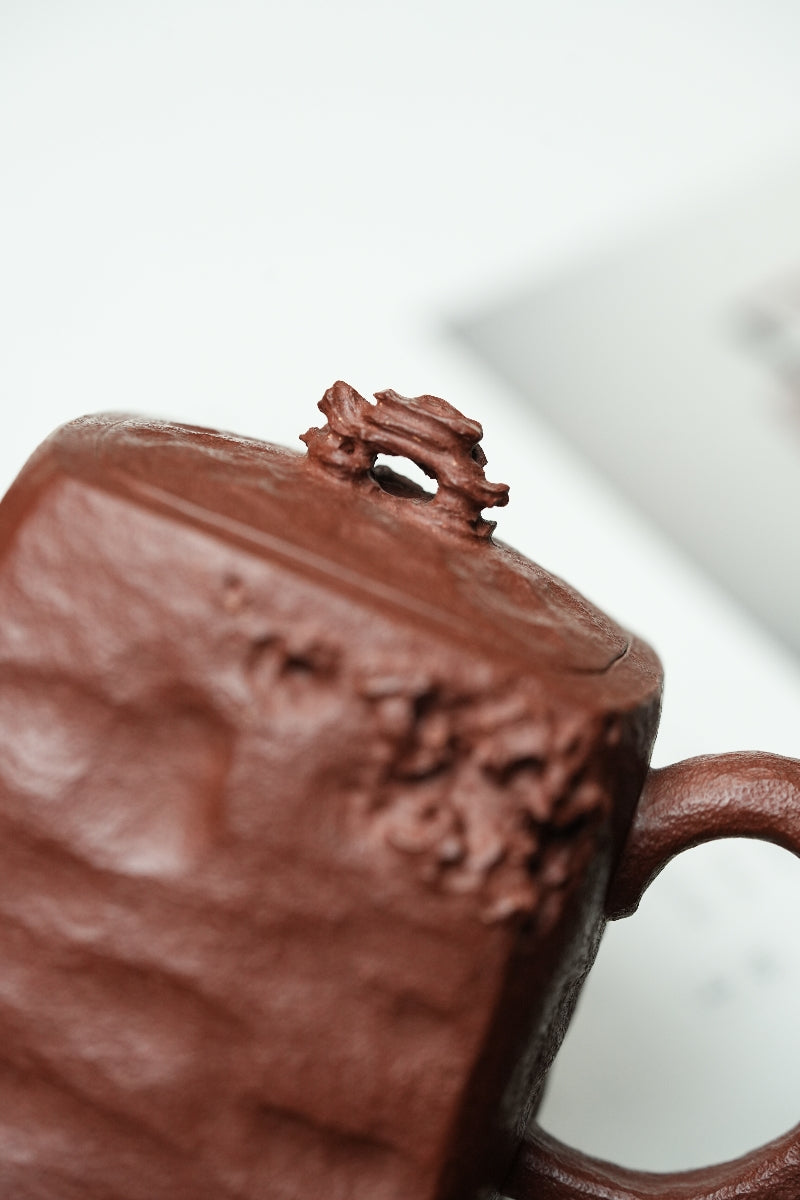 Tai Hu Shi Qu   140cc - Yixing Zisha Purple Clay Teapot