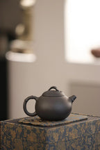 Wen Zhu Hu   160cc - Yixing Zisha Purple Clay Teapot