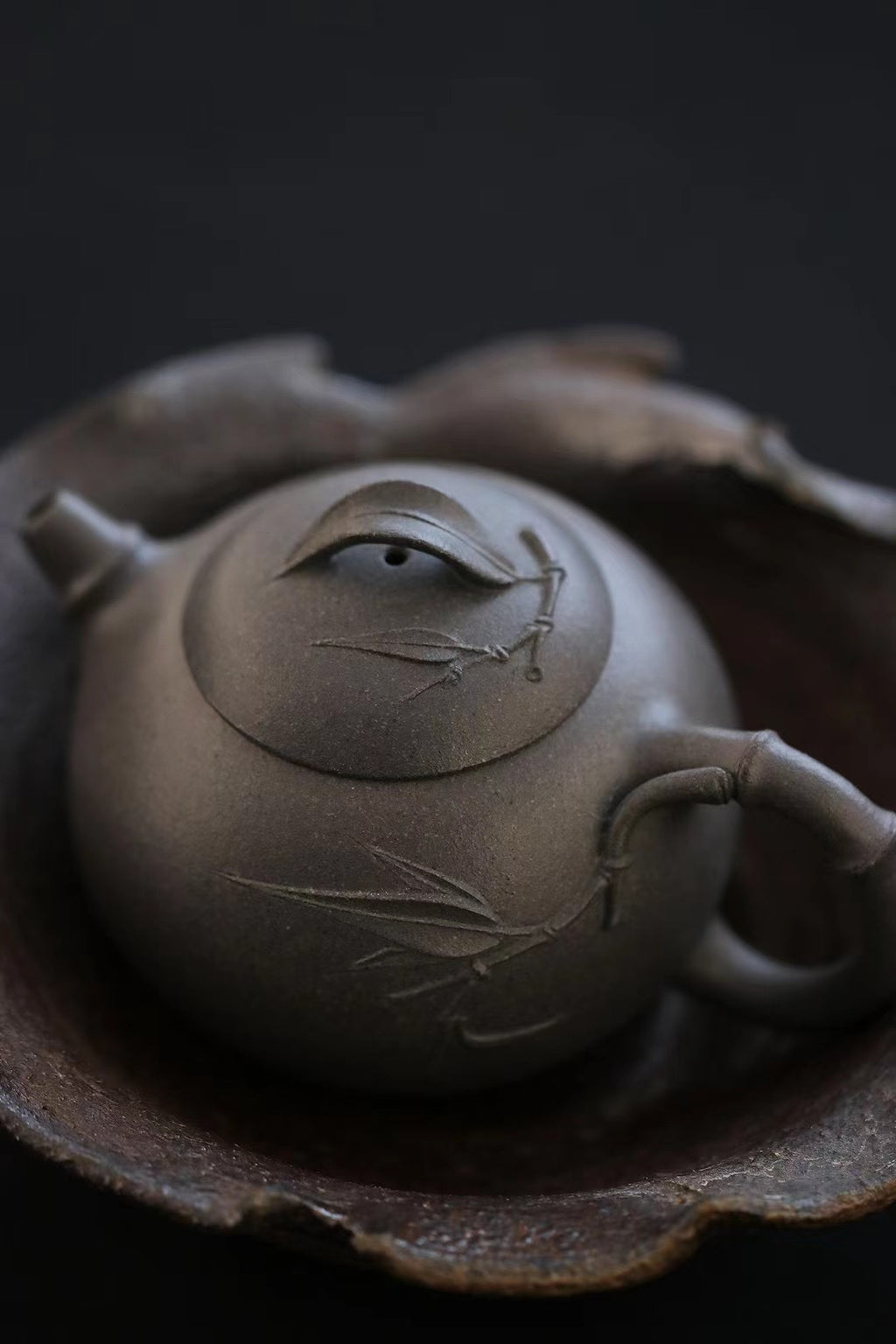 Wen Zhu Hu   160cc - Yixing Zisha Purple Clay Teapot