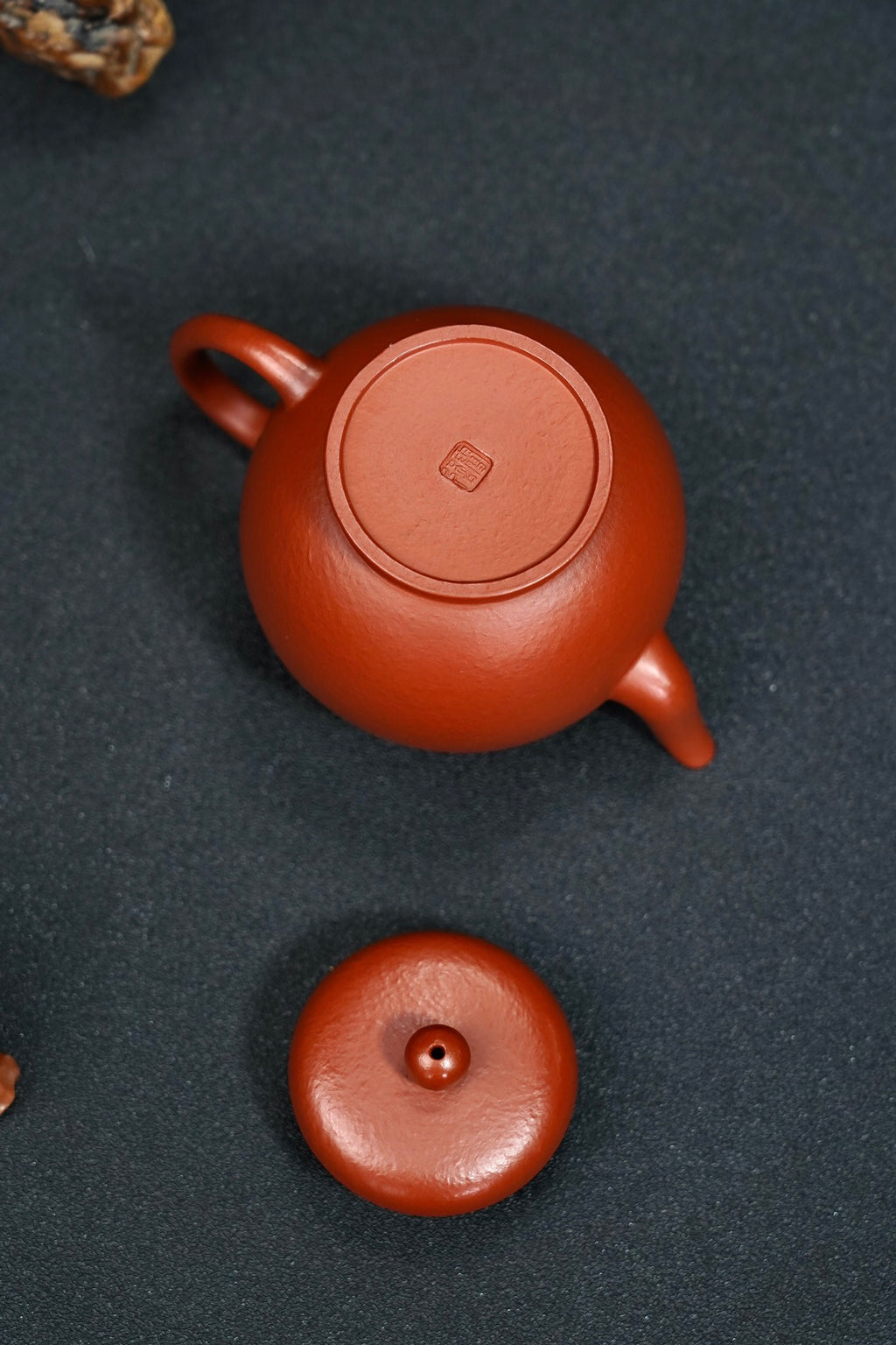 Nan Zhou Gao Shan  160cc - Yixing Zisha Purple Clay Teapot
