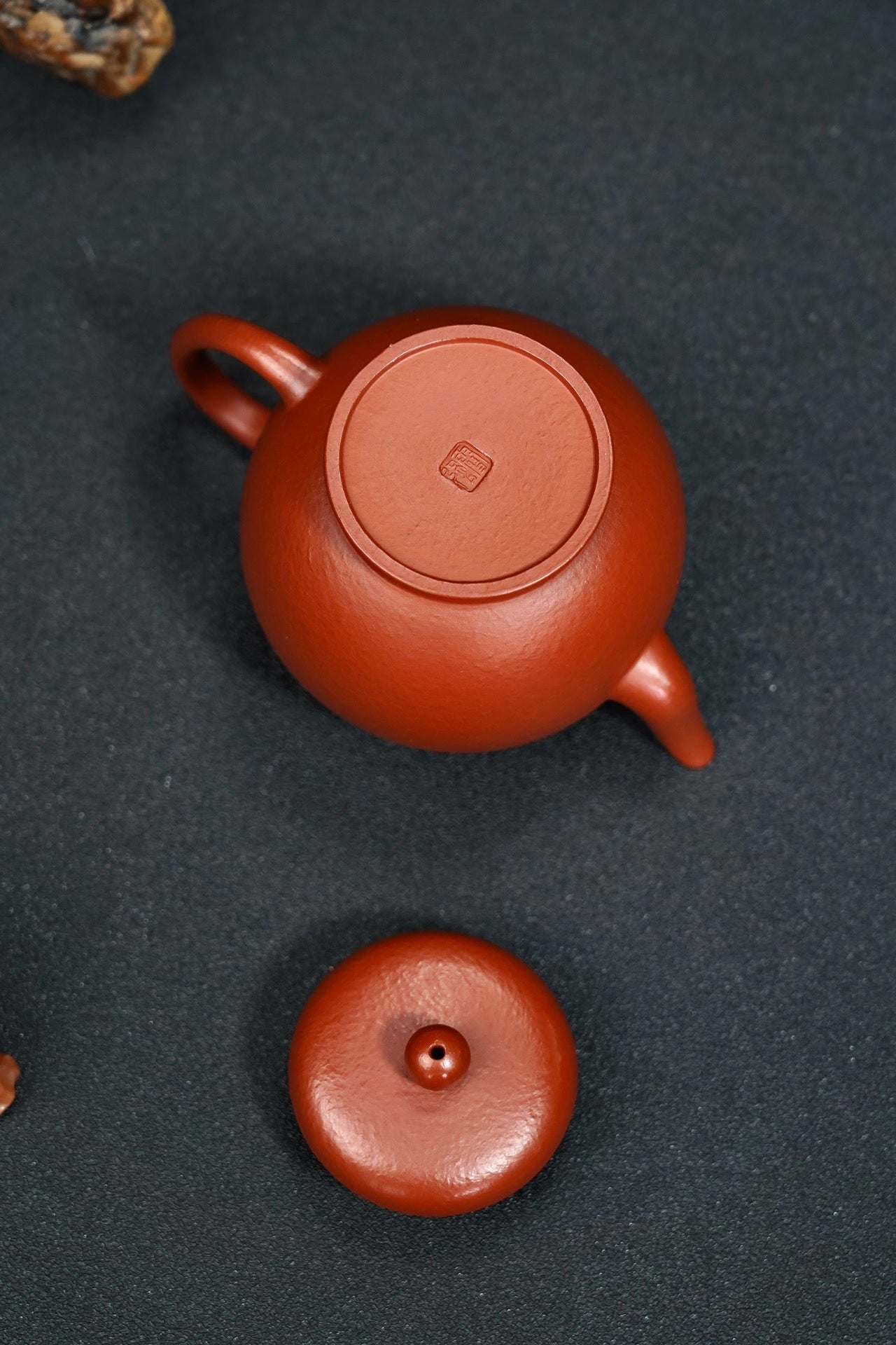 Nan Zhou Gao Shan  160cc - Yixing Zisha Purple Clay Teapot