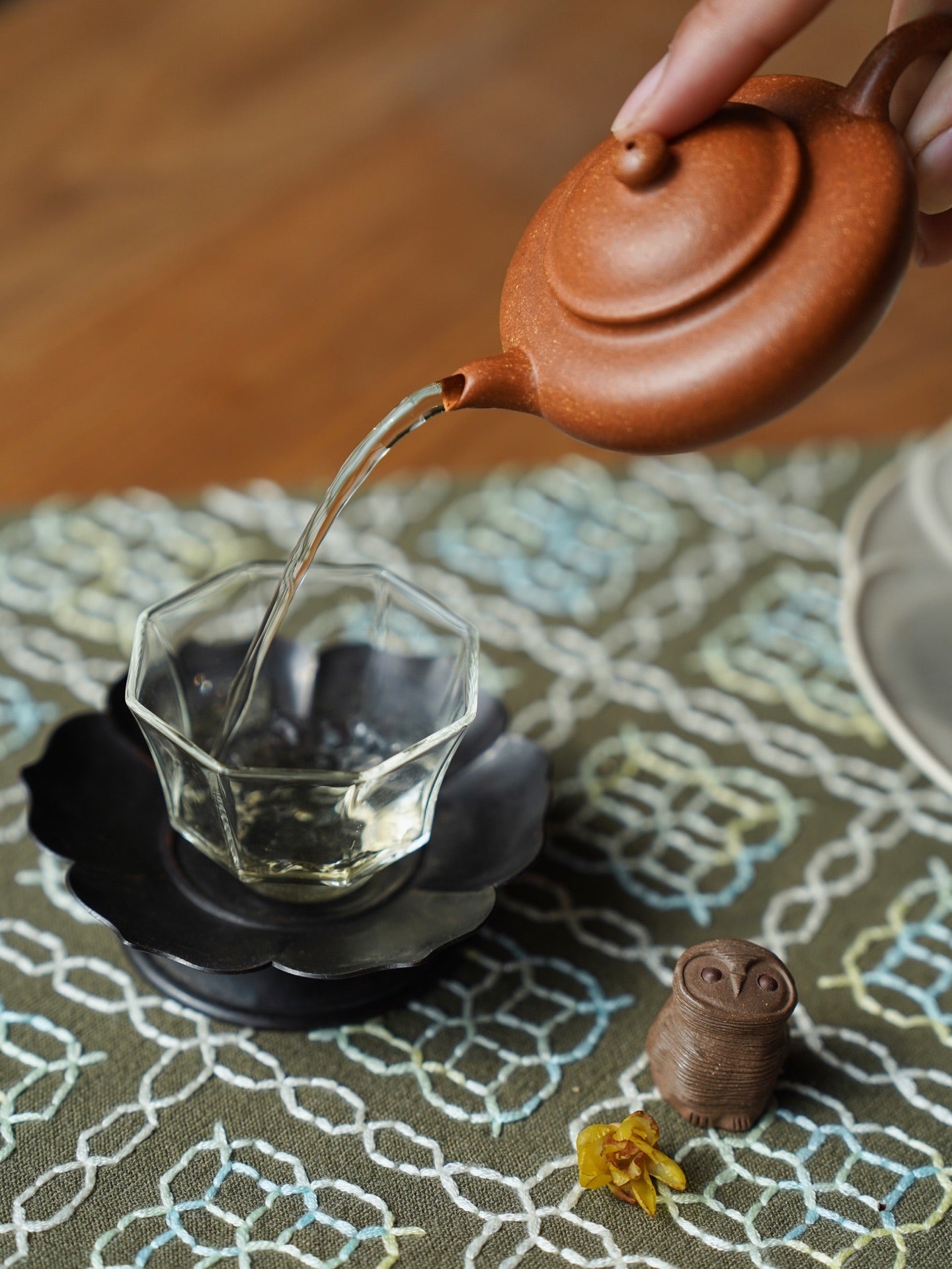 Ai Pan Hu  60cc - Yixing Zisha Purple Clay Teapot