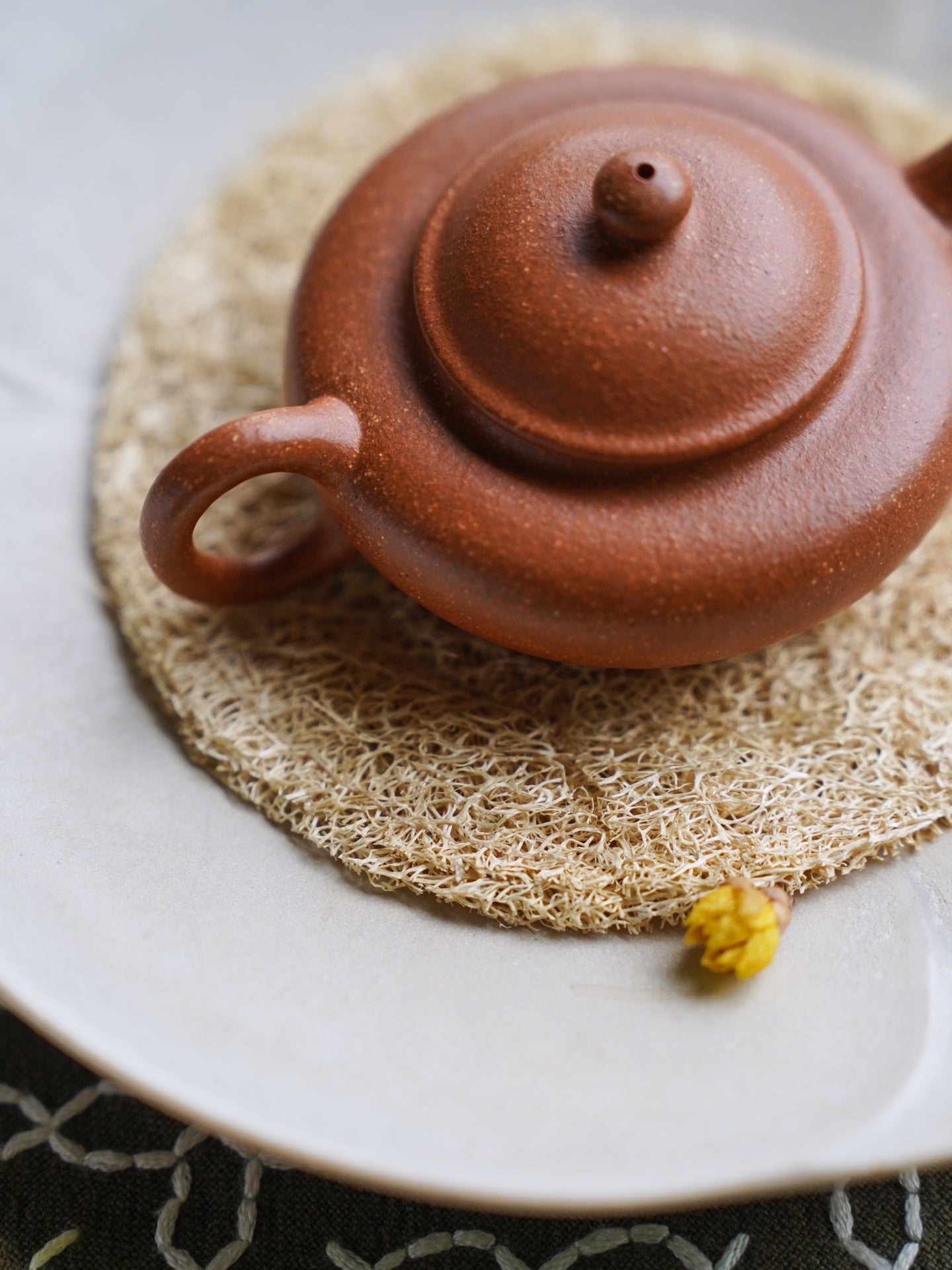 Ai Pan Hu  60cc - Yixing Zisha Purple Clay Teapot