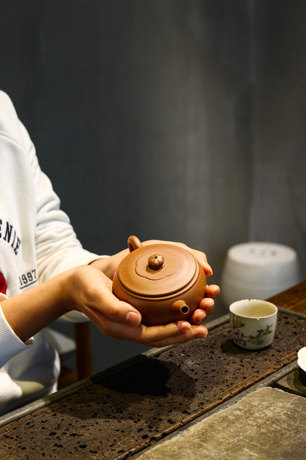 Rong Ling  200cc - Yixing Zisha Purple Clay Teapot