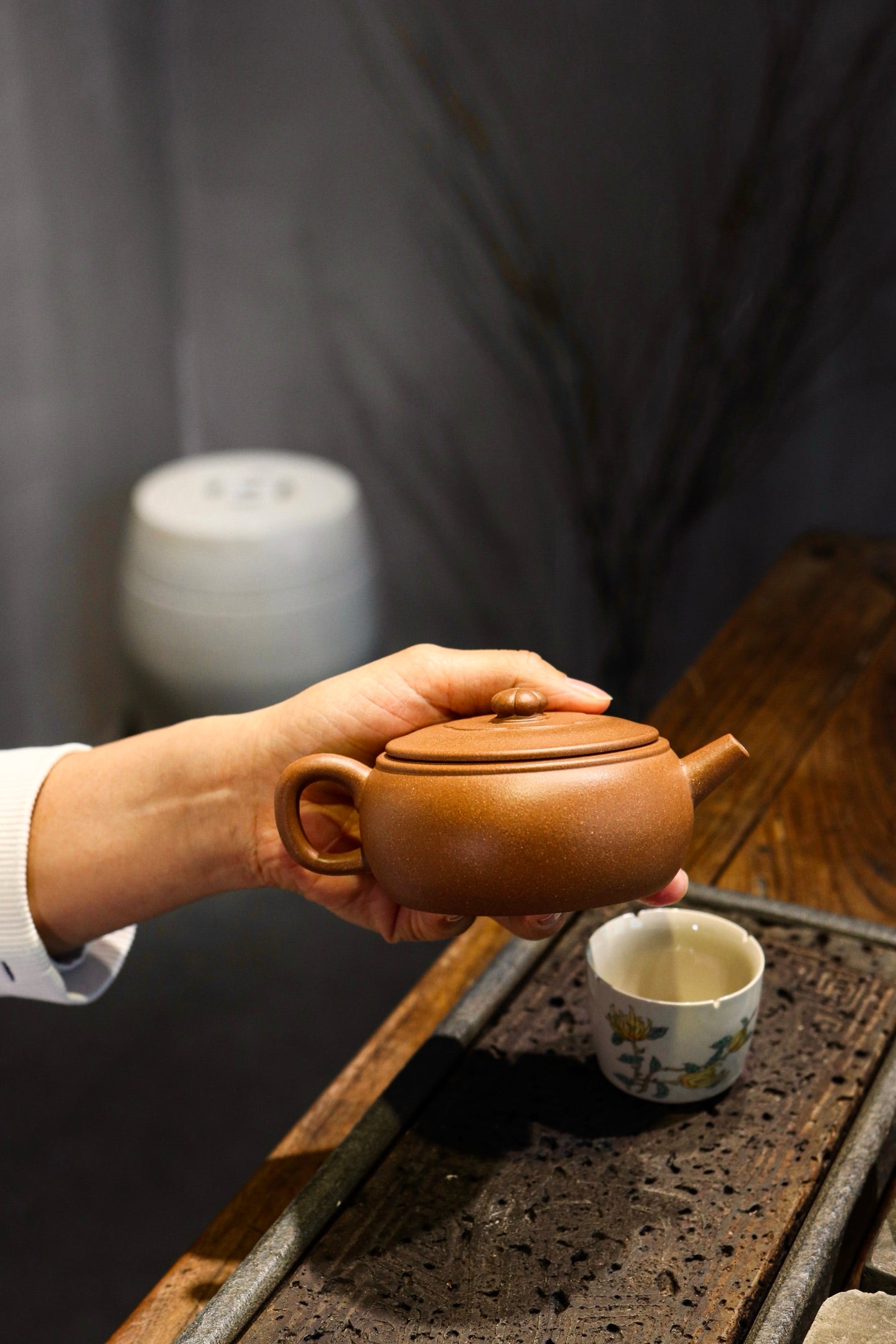 Rong Ling  200cc - Yixing Zisha Purple Clay Teapot