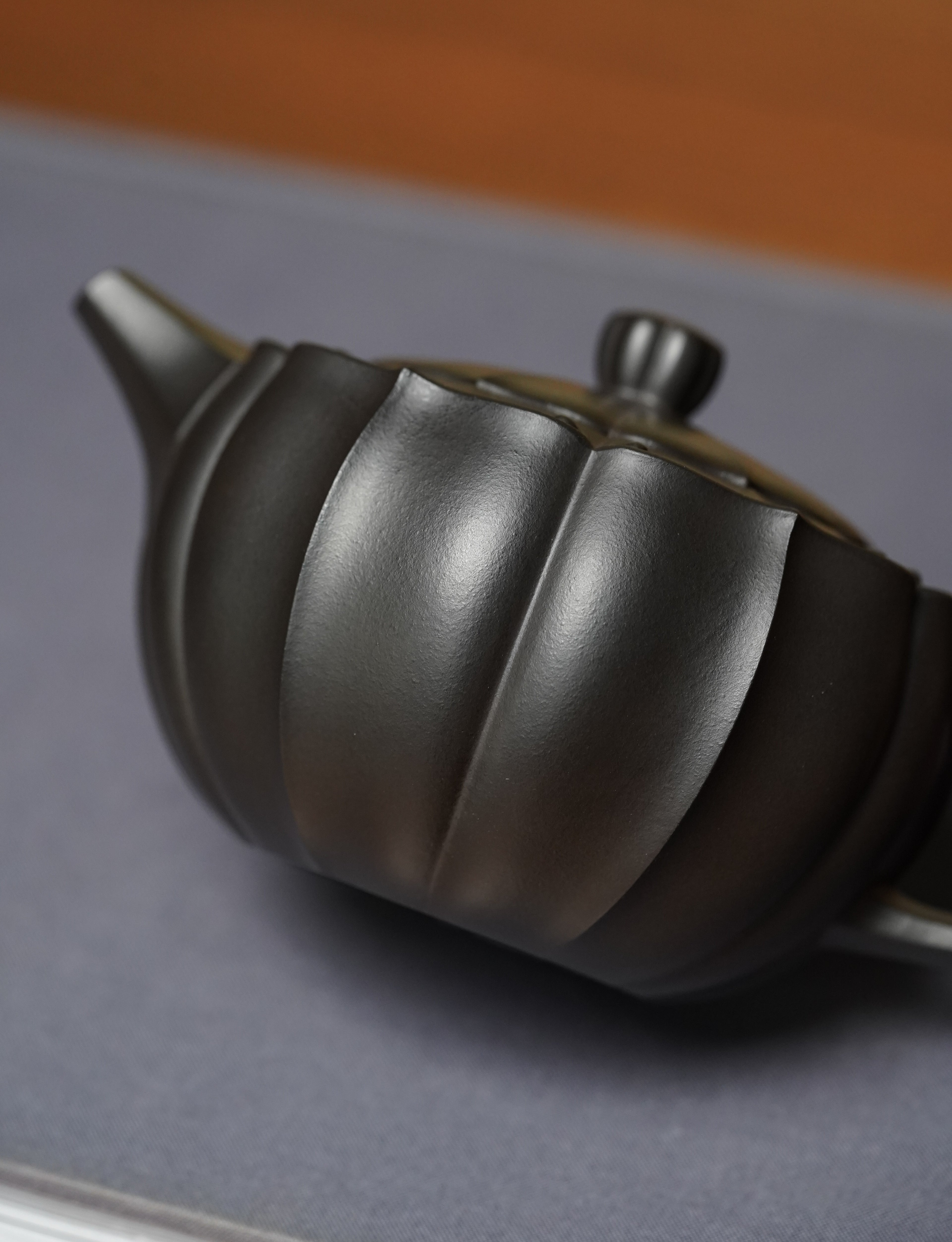 Wan Deng  280cc - Yixing Zisha Purple Clay Teapot