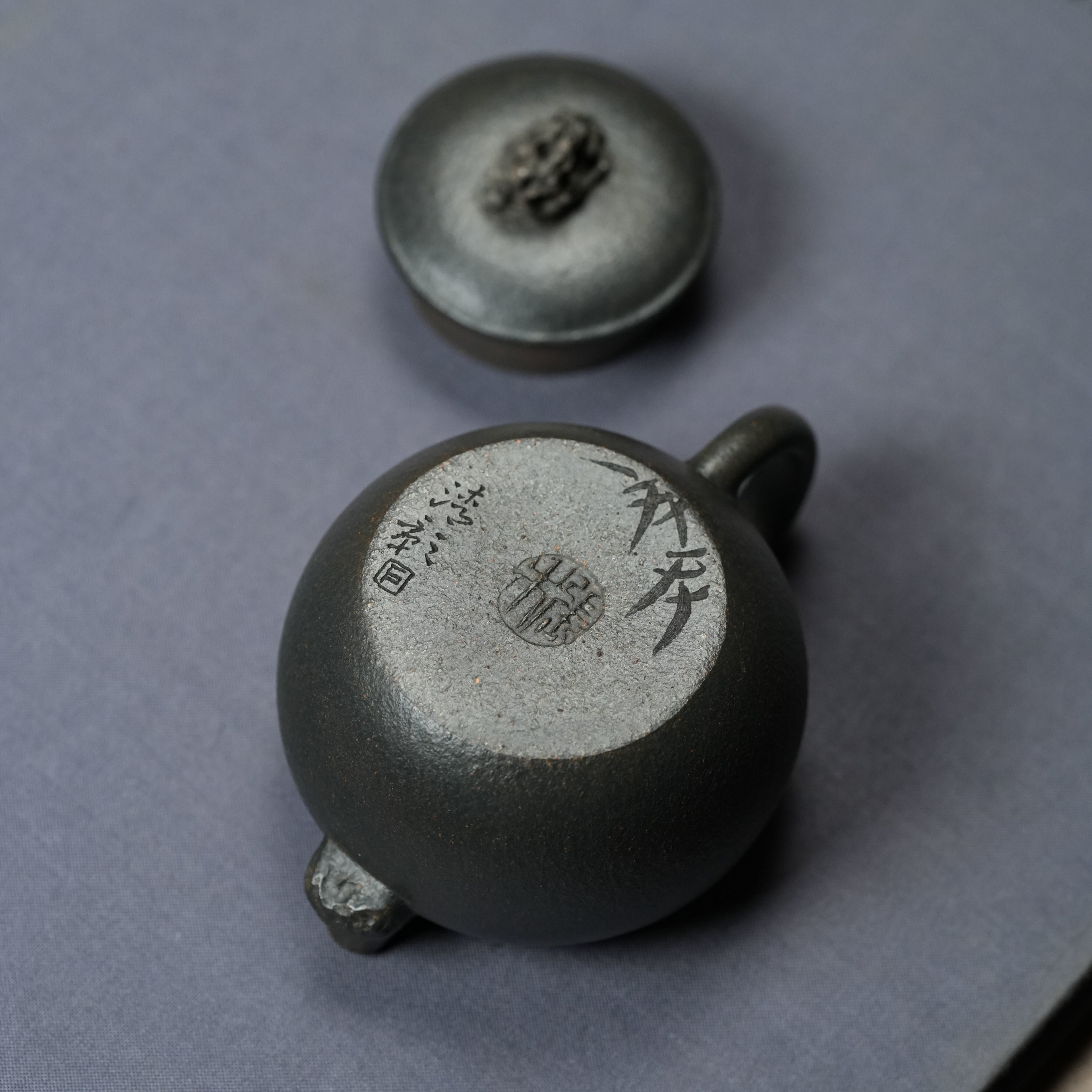 Tai Hu Shi Qu   130cc - Yixing Zisha Purple Clay Teapot