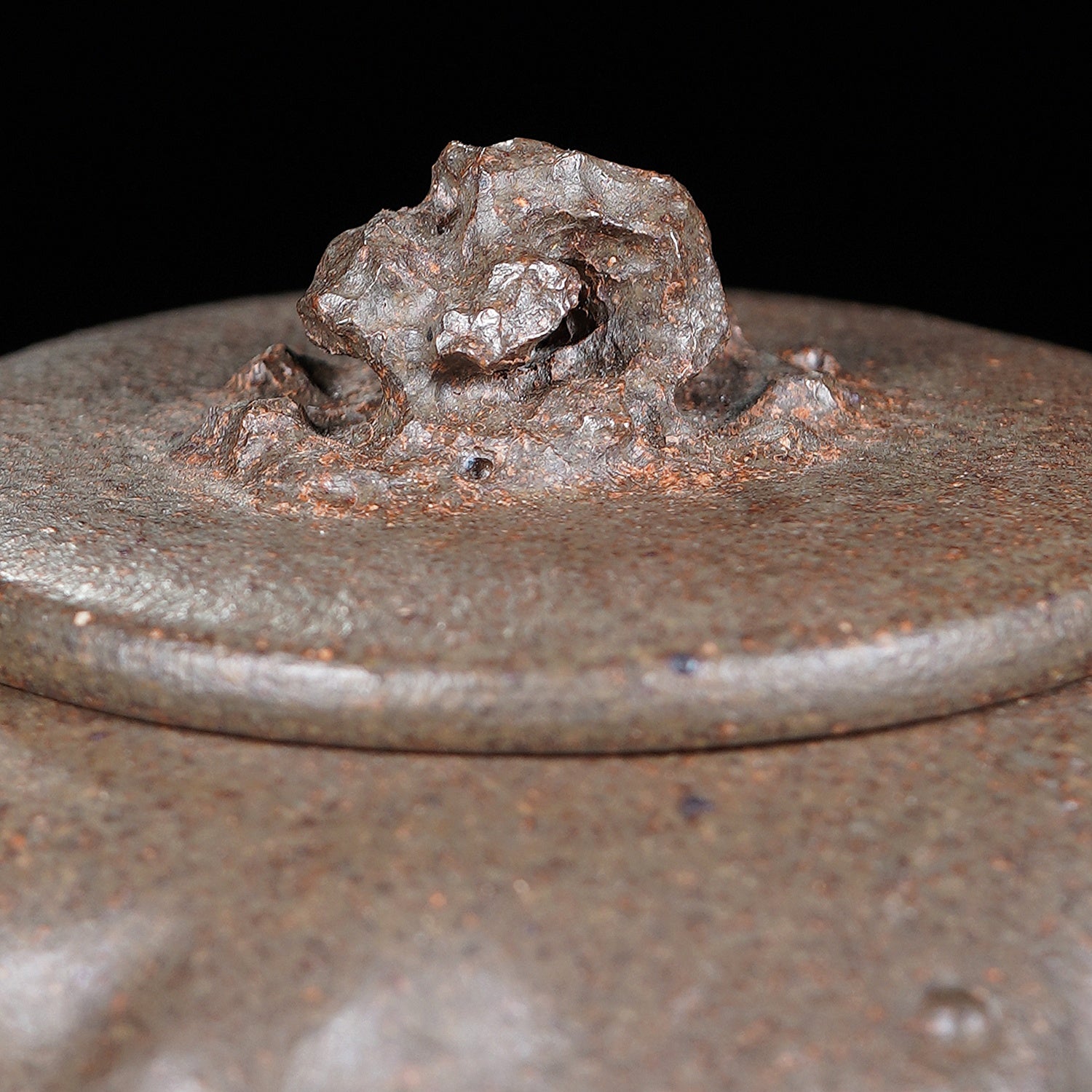 Tai Hu Shi Qu   180cc - Yixing Zisha Purple Clay Teapot