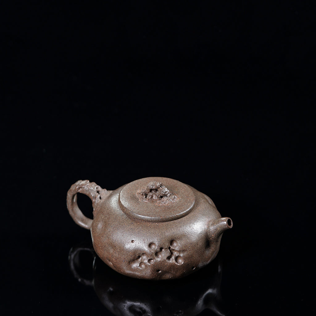 Tai Hu Shi Qu   180cc - Yixing Zisha Purple Clay Teapot