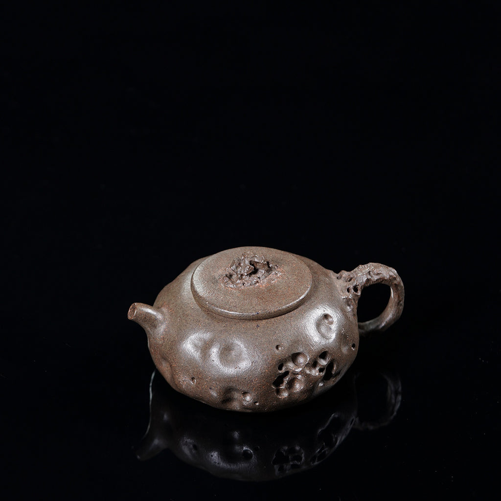 Tai Hu Shi Qu   180cc - Yixing Zisha Purple Clay Teapot