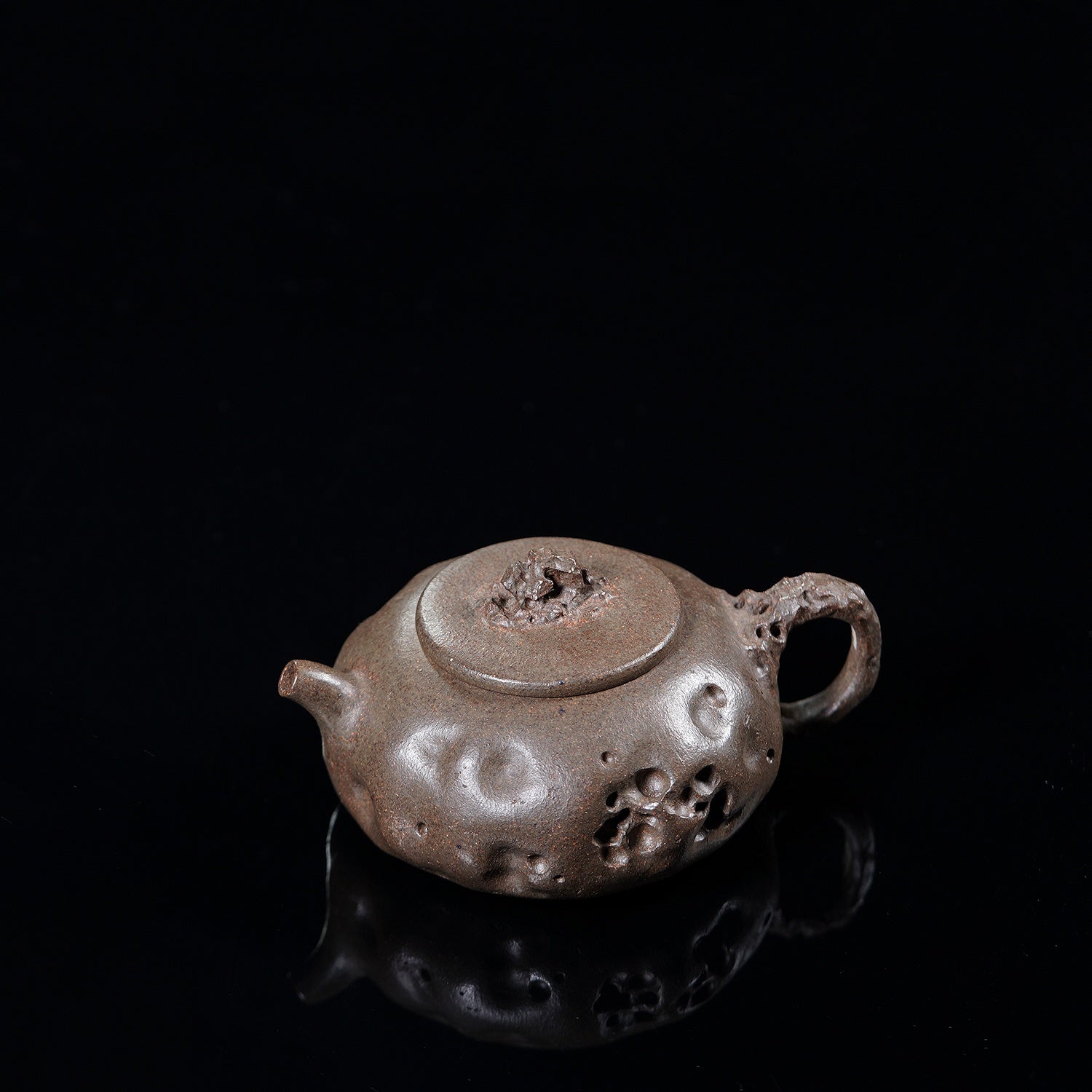 Tai Hu Shi Qu   180cc - Yixing Zisha Purple Clay Teapot