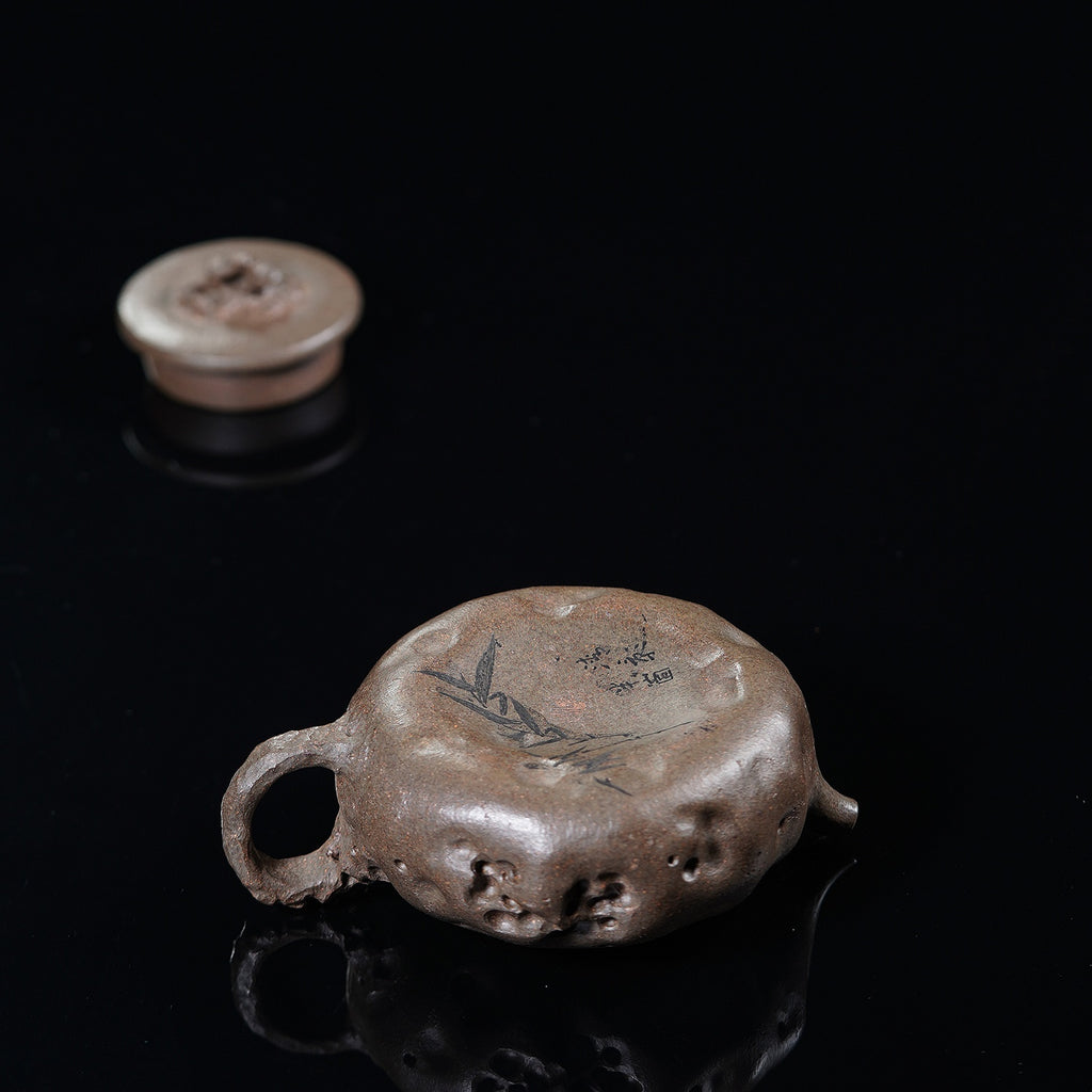 Tai Hu Shi Qu   180cc - Yixing Zisha Purple Clay Teapot