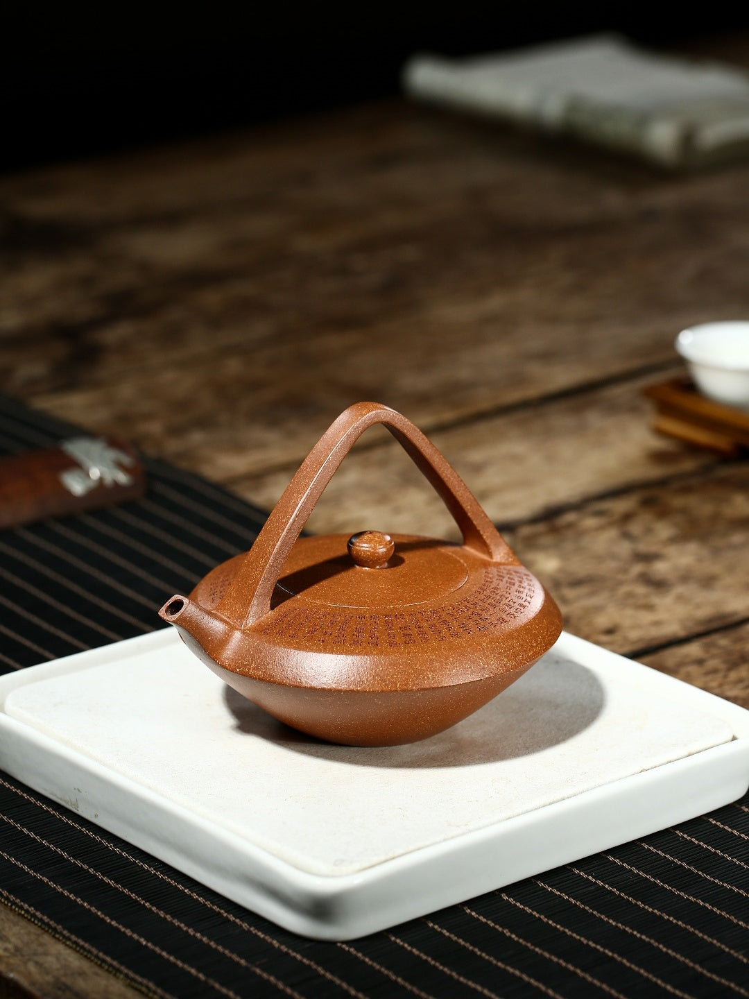 Fo Deng Ti Liang    350cc - Yixing Zisha Purple Clay Teapot
