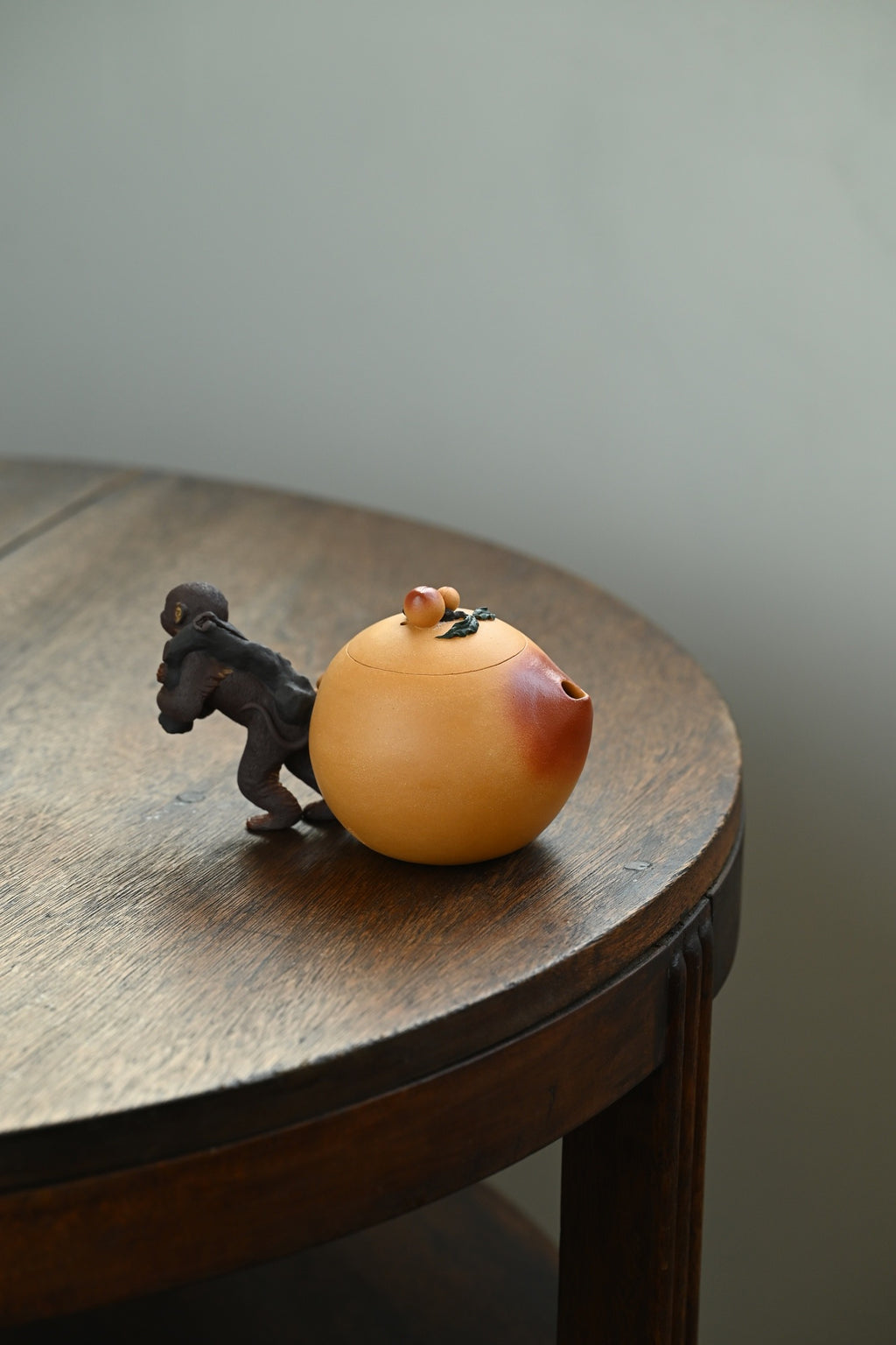 Ling Hou Xian Rui  300cc - Yixing Zisha Purple Clay Teapot
