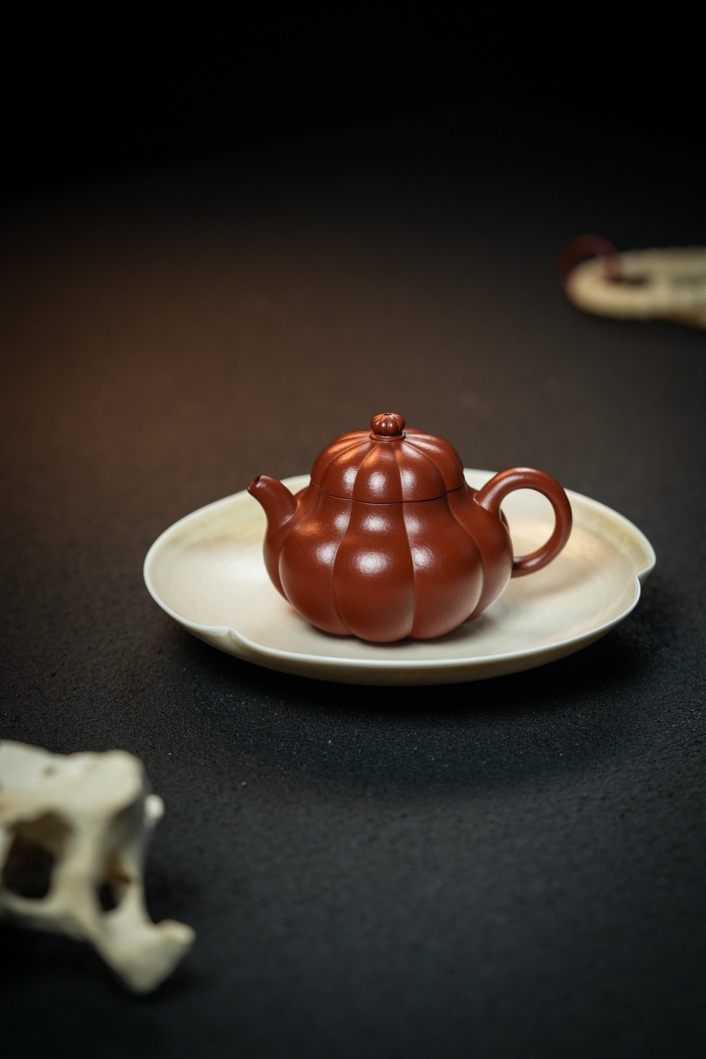 Fan Xin Ling Long   130cc - Yixing Zisha Purple Clay Teapot