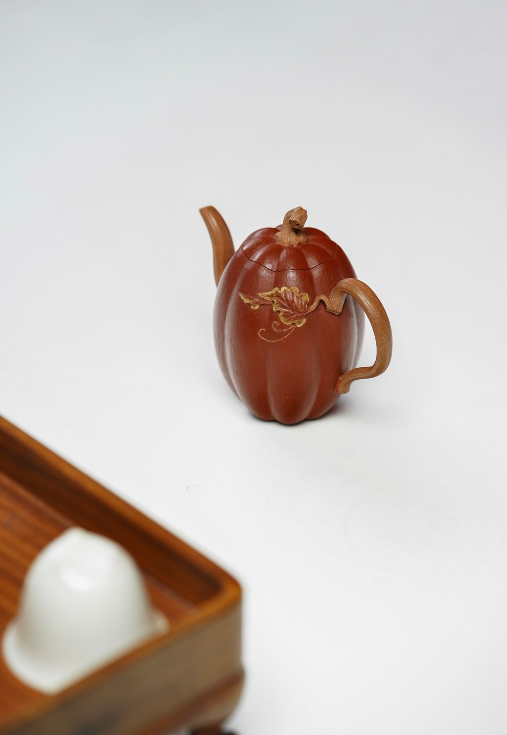Jing Le Nan Gua   208cc - Yixing Zisha Purple Clay Teapot