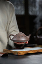 Bian Shi Piao   220cc - Yixing Zisha Purple Clay Teapot