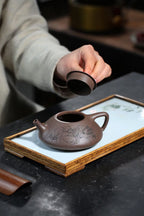 Bian Shi Piao   220cc - Yixing Zisha Purple Clay Teapot