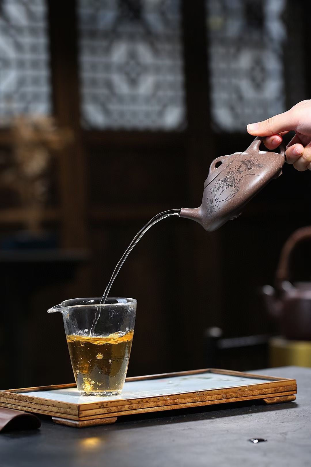 Bian Shi Piao   220cc - Yixing Zisha Purple Clay Teapot