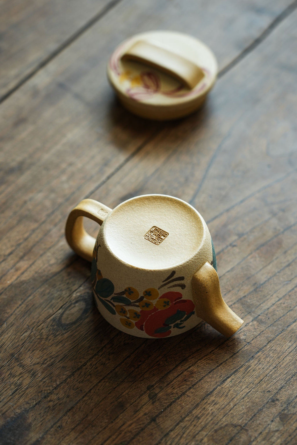 Shi Shi Ru Yi   120cc - Yixing Zisha Purple Clay Teapot