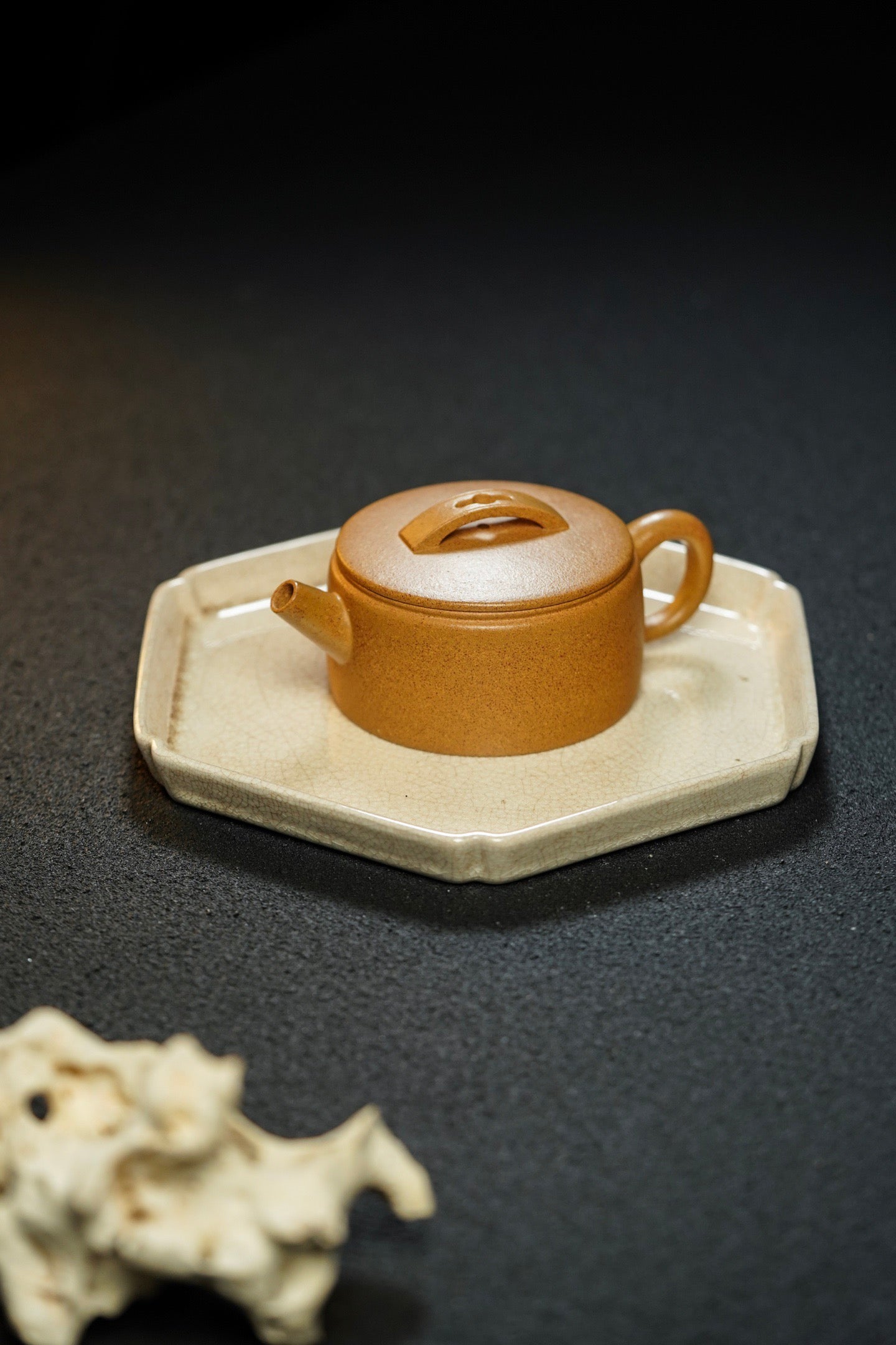 Han Wa  180cc  - Yixing Zisha Purple Clay Teapot