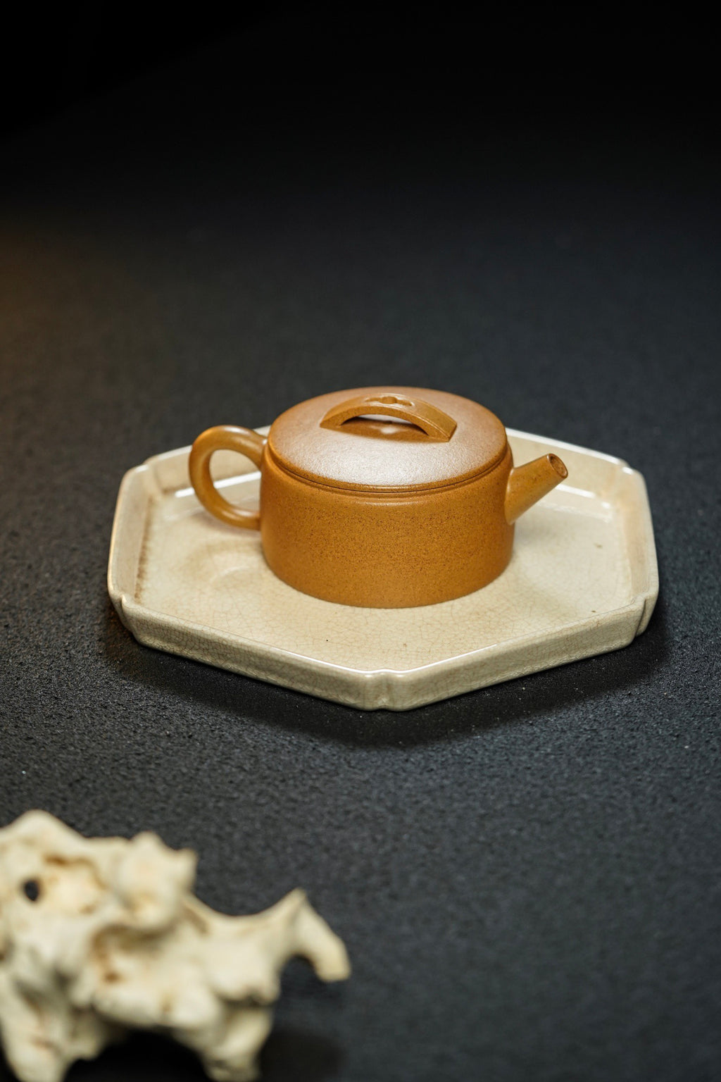 Han Wa  180cc  - Yixing Zisha Purple Clay Teapot