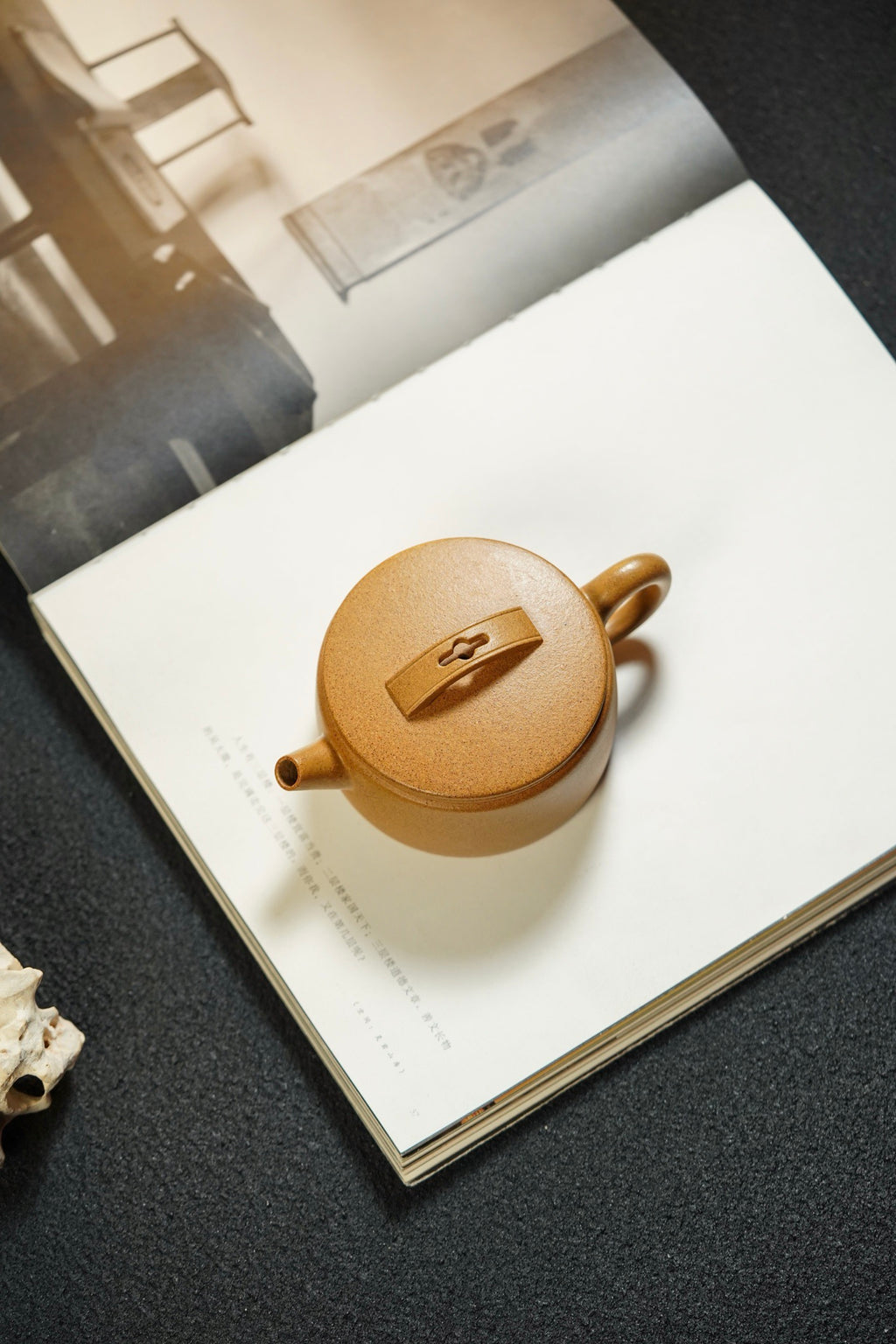 Han Wa  180cc  - Yixing Zisha Purple Clay Teapot