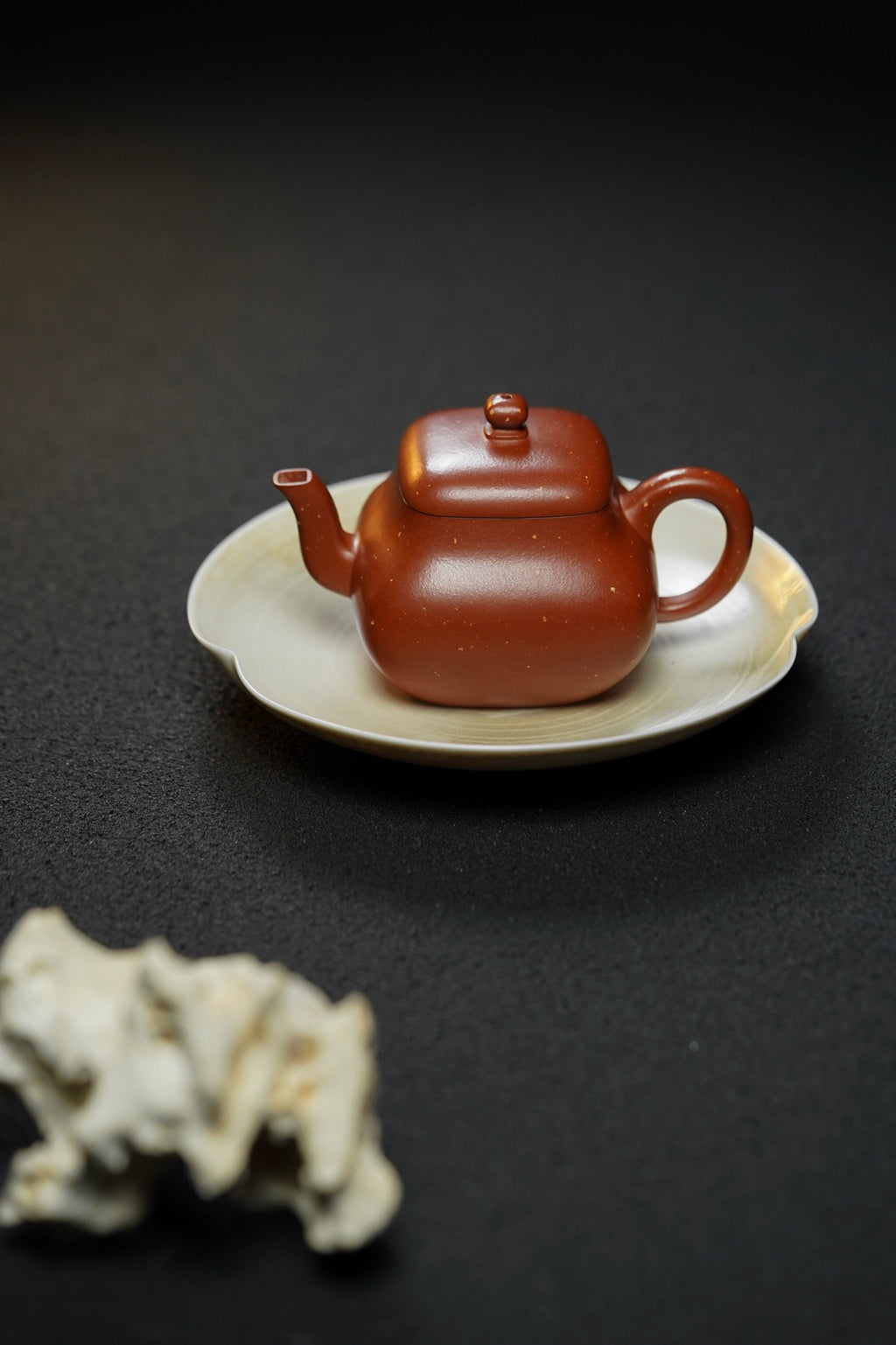 Si Fang Jun De   180cc - Yixing Zisha Purple Clay Teapot