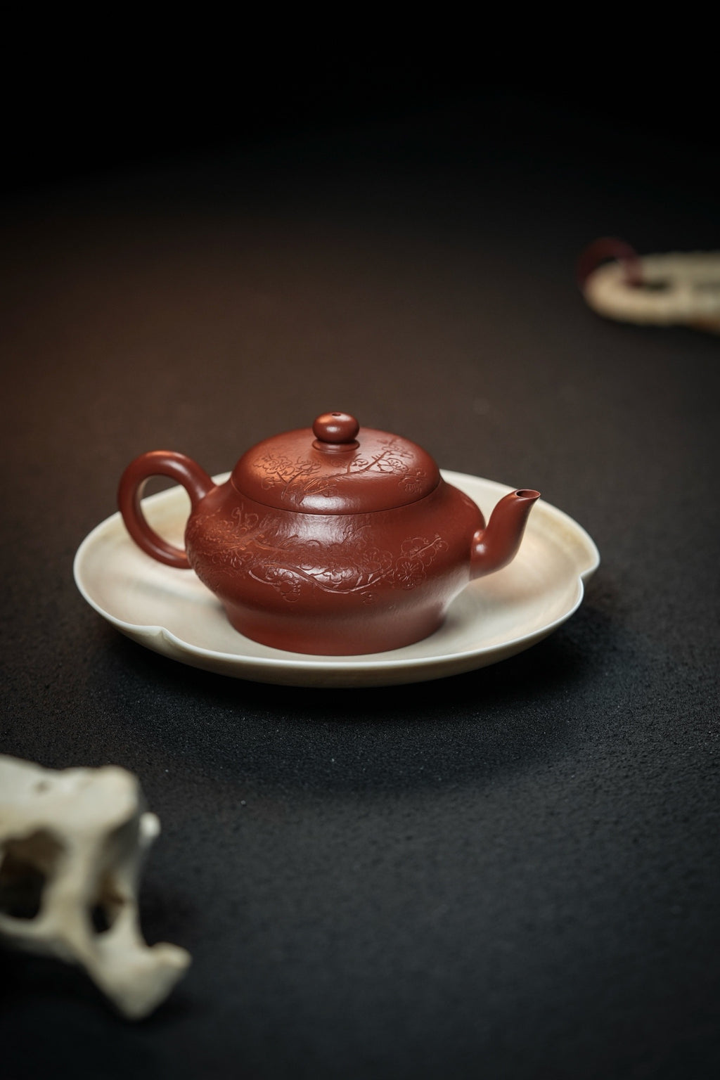 Bian Yu   160cc - Yixing Zisha Purple Clay Teapot