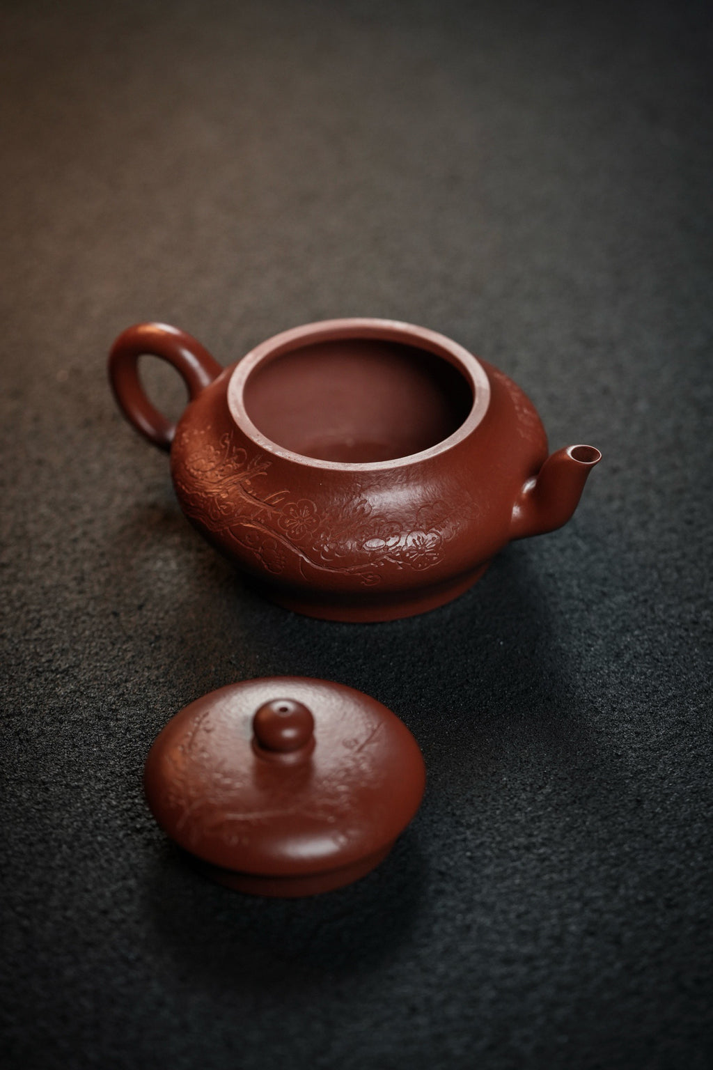 Bian Yu   160cc - Yixing Zisha Purple Clay Teapot