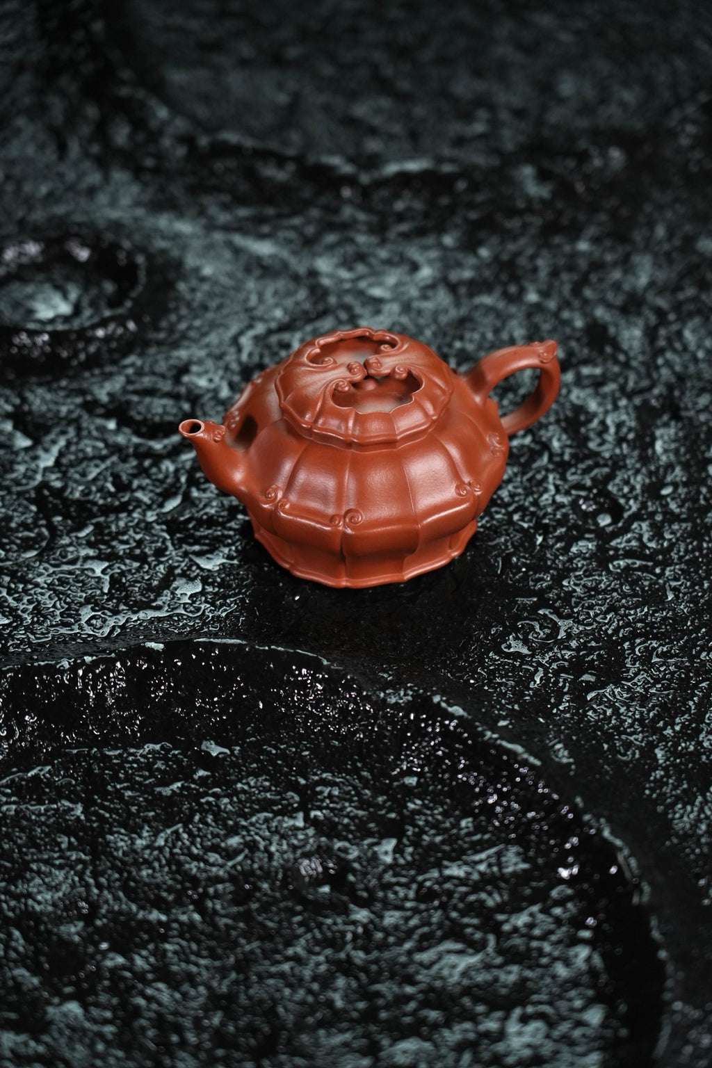 Fu Shou Ru Yi   200cc - Yixing Zisha Purple Clay Teapot