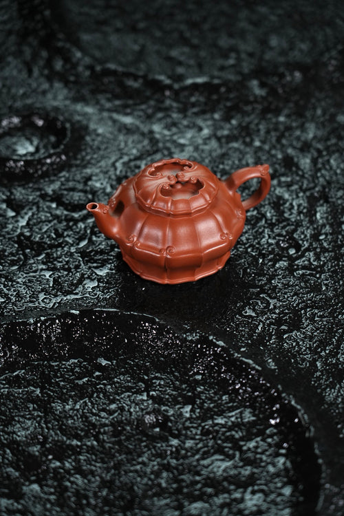 Fu Shou Ru Yi   200cc - Yixing Zisha Purple Clay Teapot