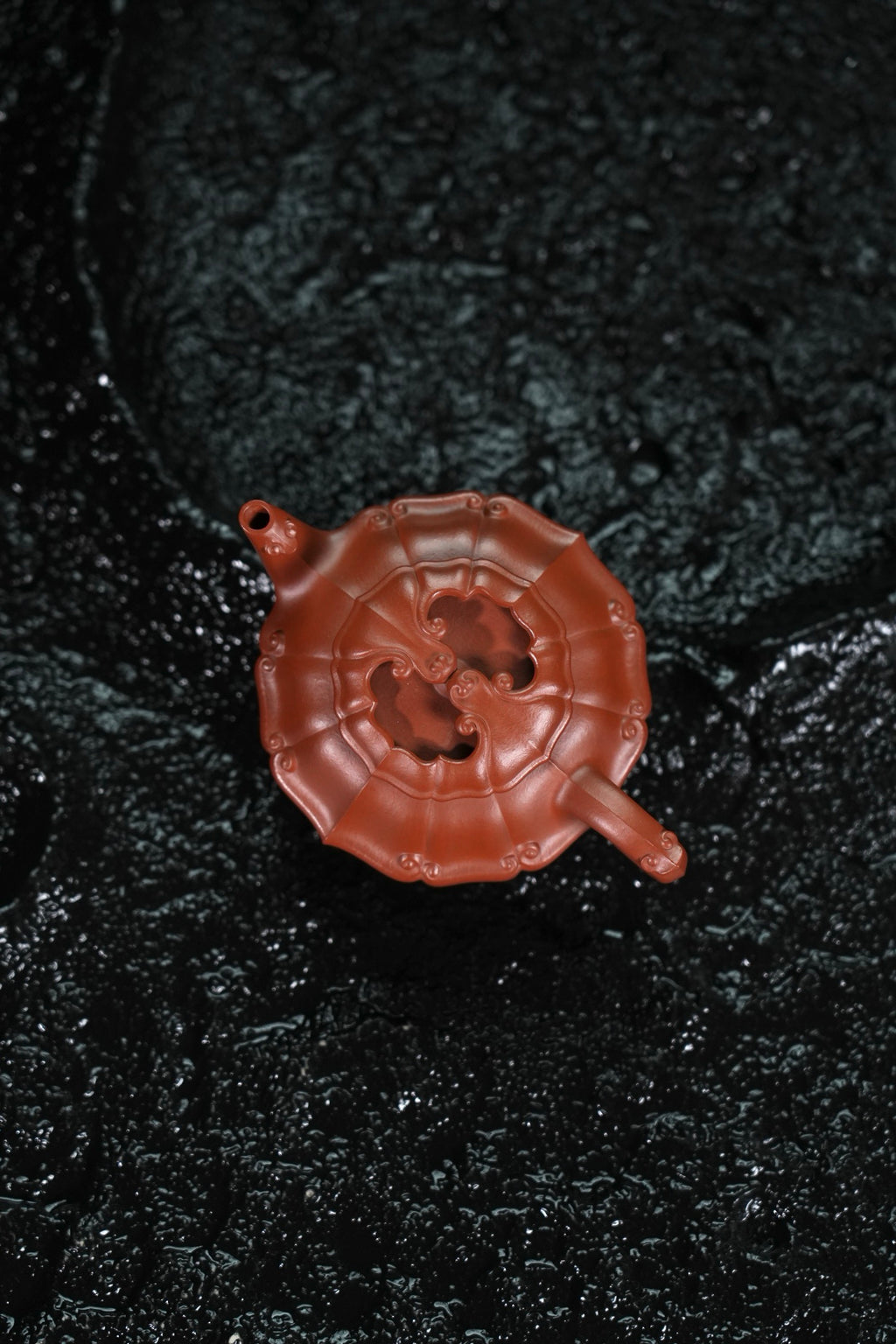 Fu Shou Ru Yi   200cc - Yixing Zisha Purple Clay Teapot
