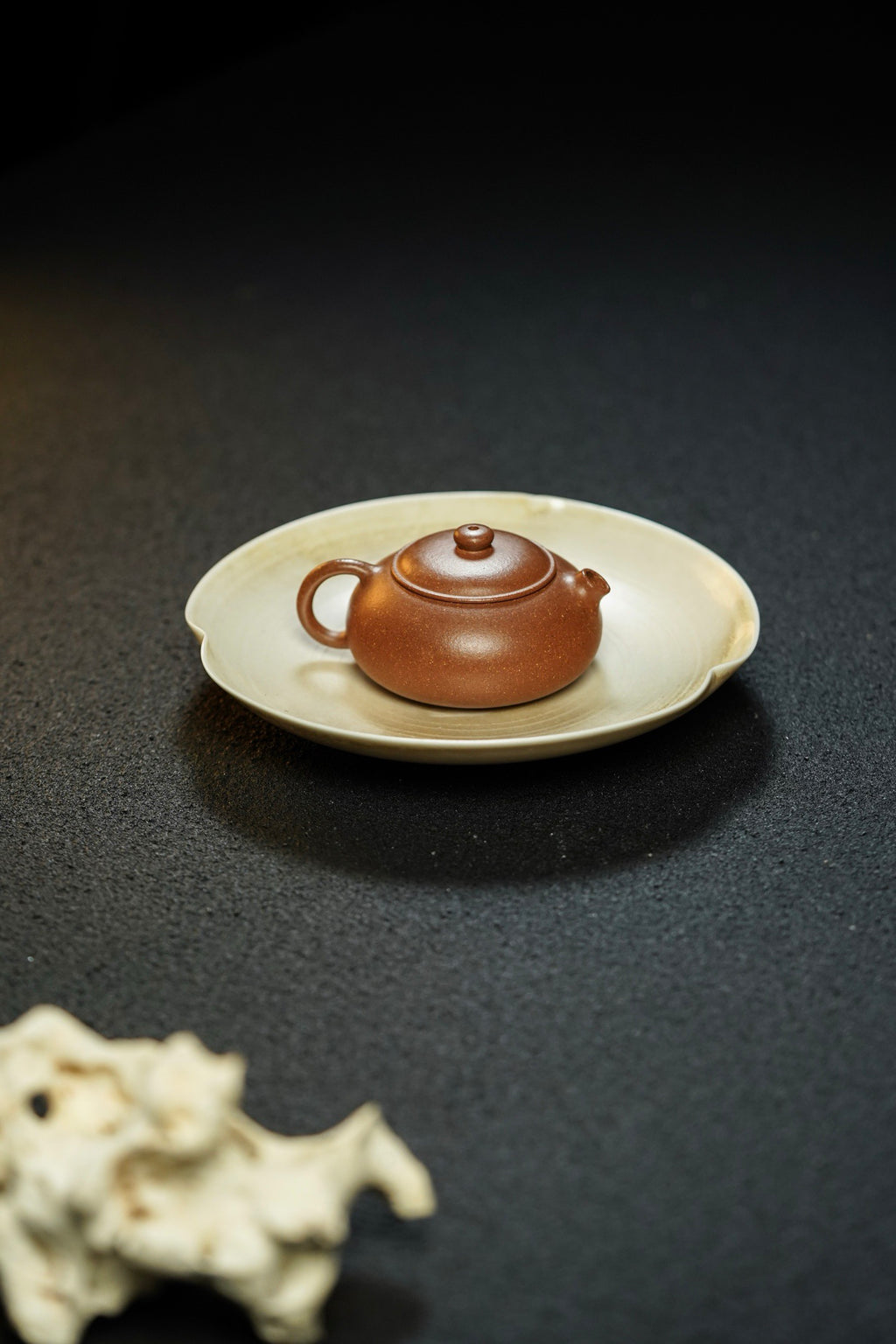 Xiao Xiao Xi Shi Ru  80cc - Yixing Zisha Purple Clay Teapot