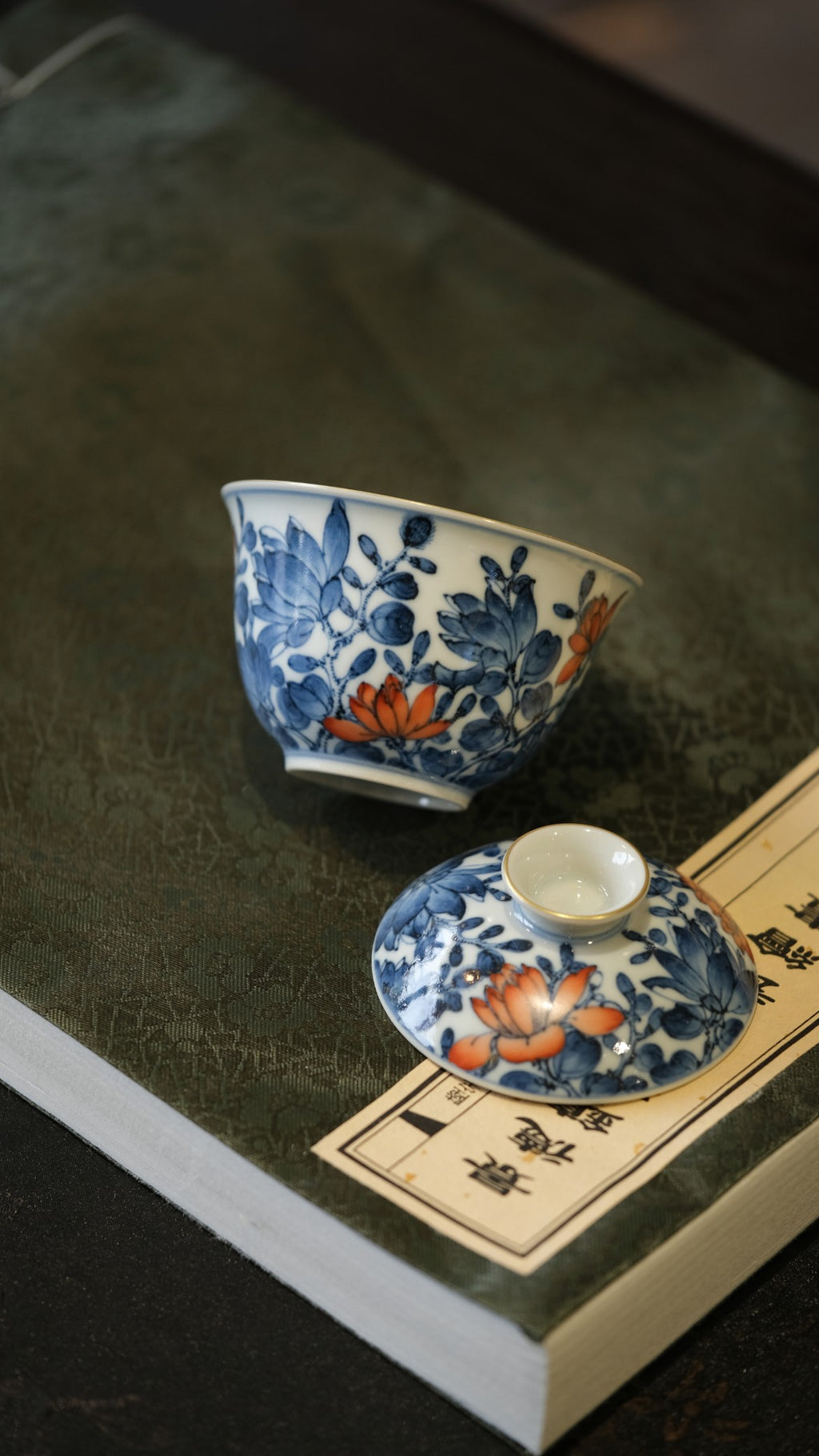 Blue and white porcelain covered bowl  -Jingdezhen porcelain
