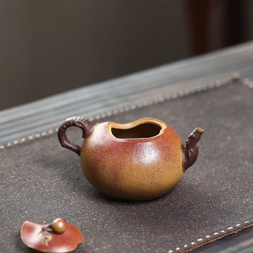 Rui Tao Ying Xiang   230cc - Yixing Zisha Purple Clay Teapot