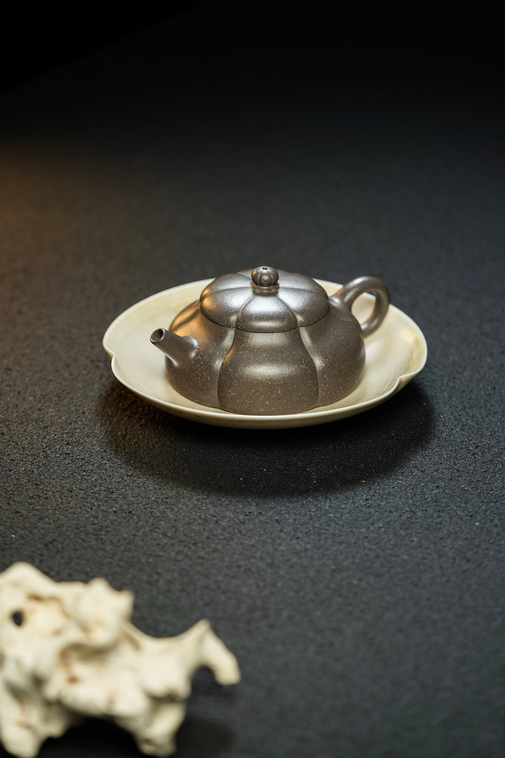 Jing Le   180cc - Yixing Zisha Purple Clay Teapot